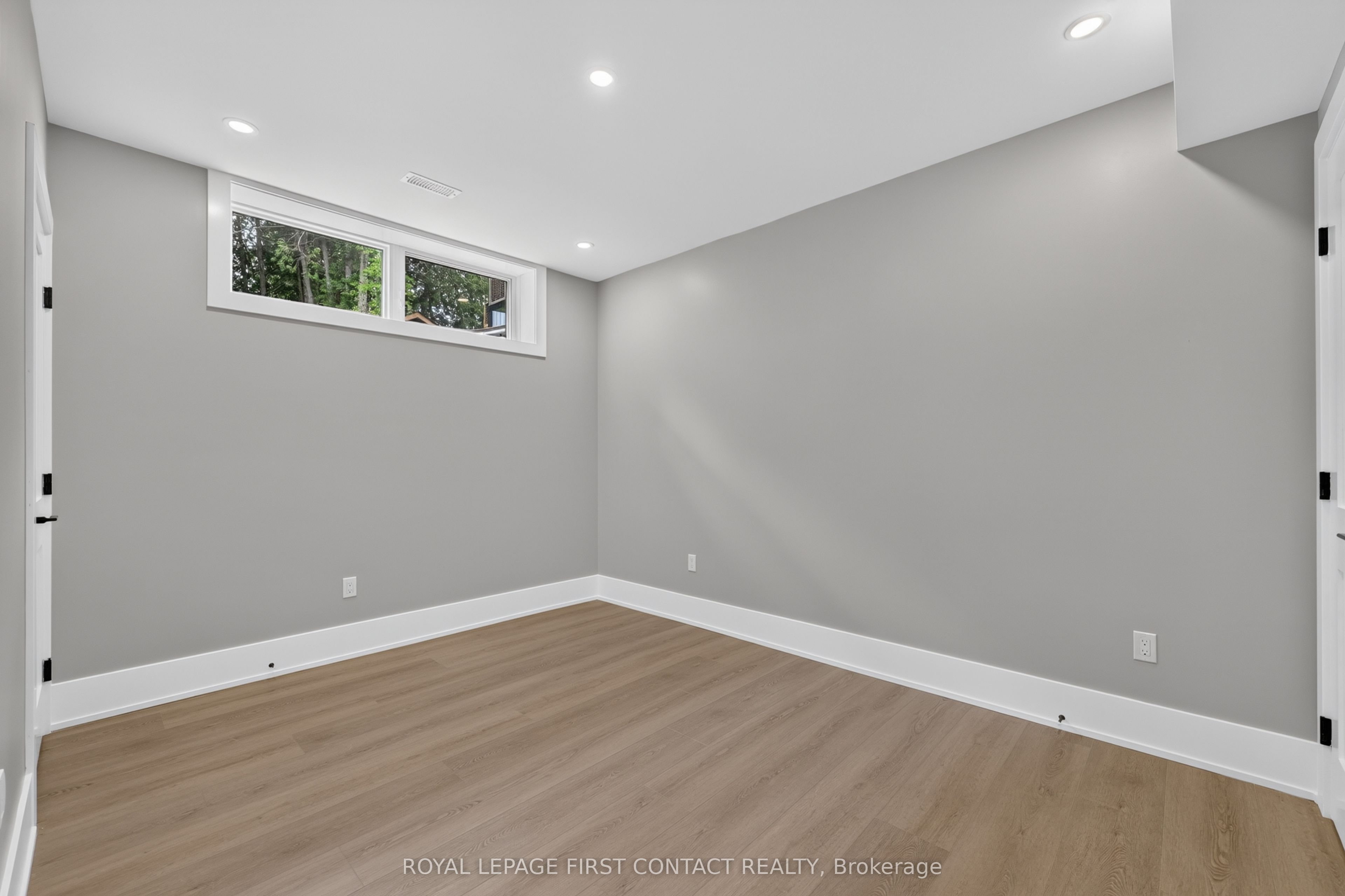 933 7th Line Lower Property Photo 6