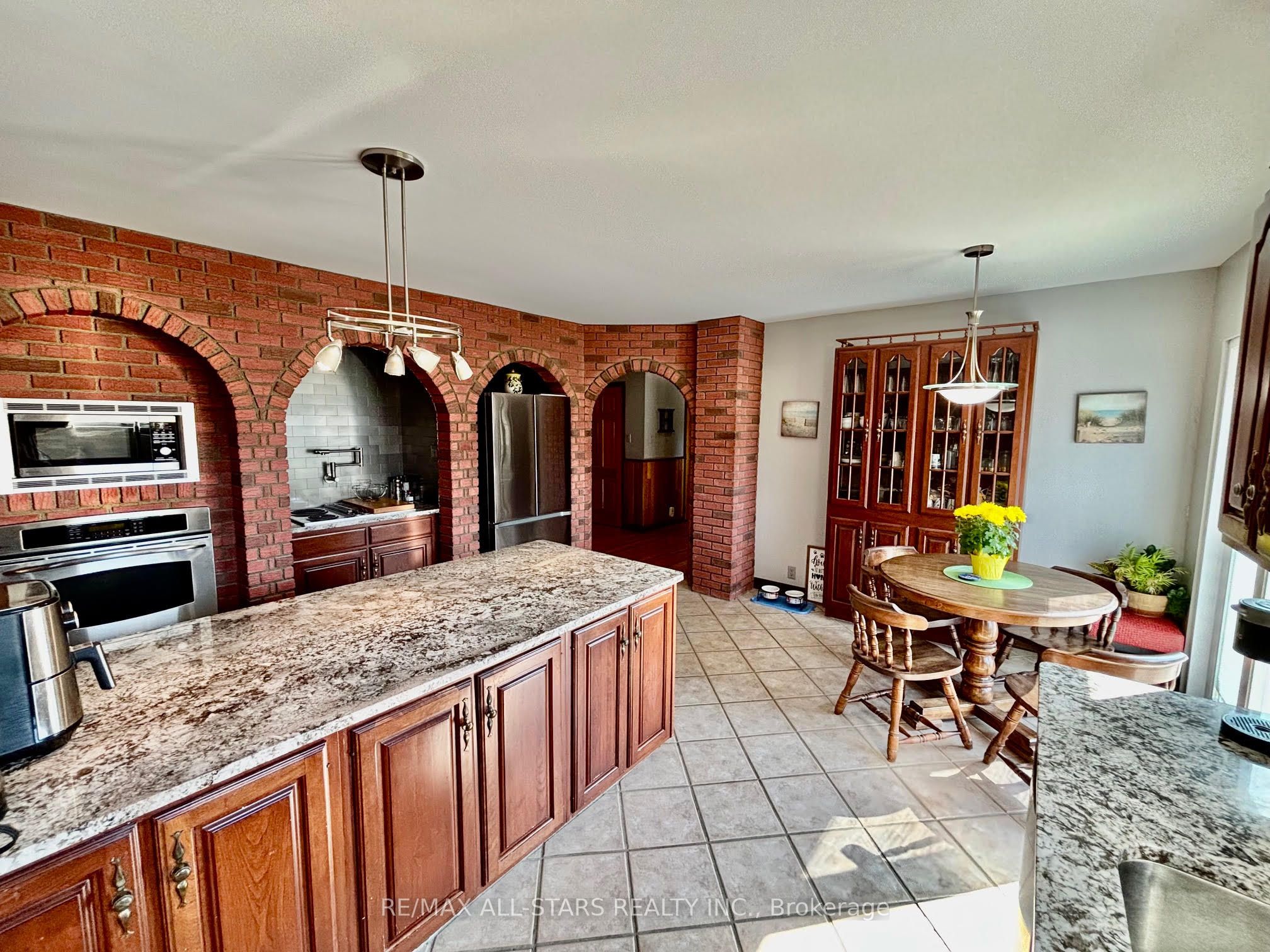 1374 Regional Road 12 Road W Property Photo 15
