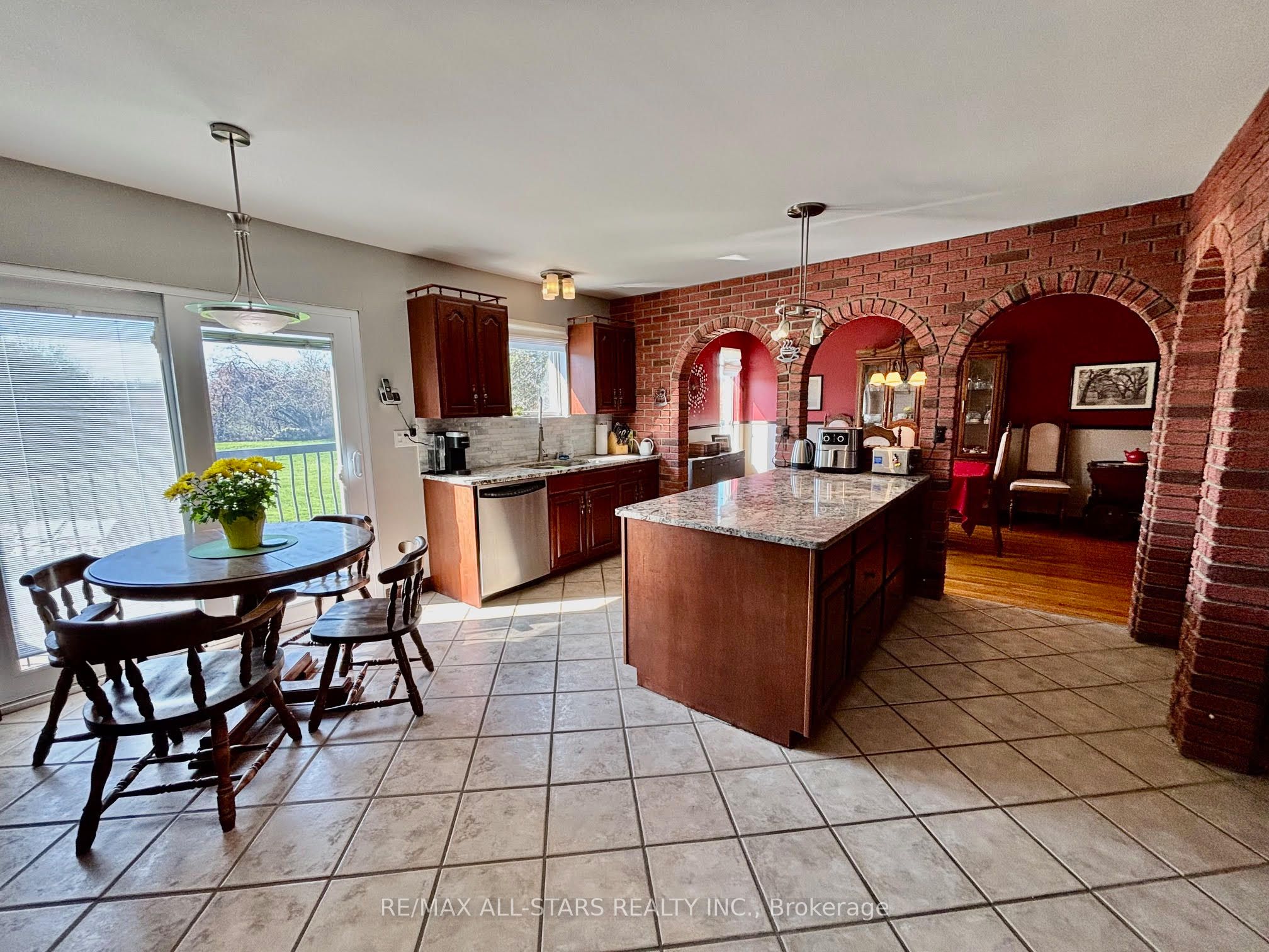 1374 Regional Road 12 Road W Property Photo 16