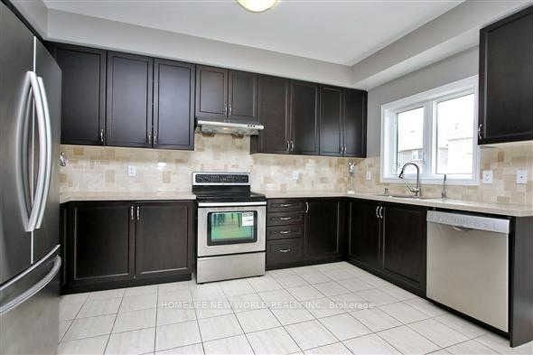 20 Pineforest Place Property Photo 4