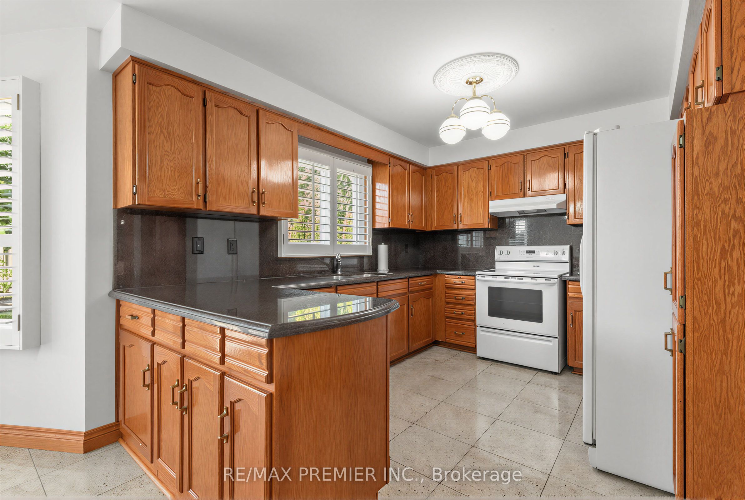42 Burgosa Court Property Photo 9