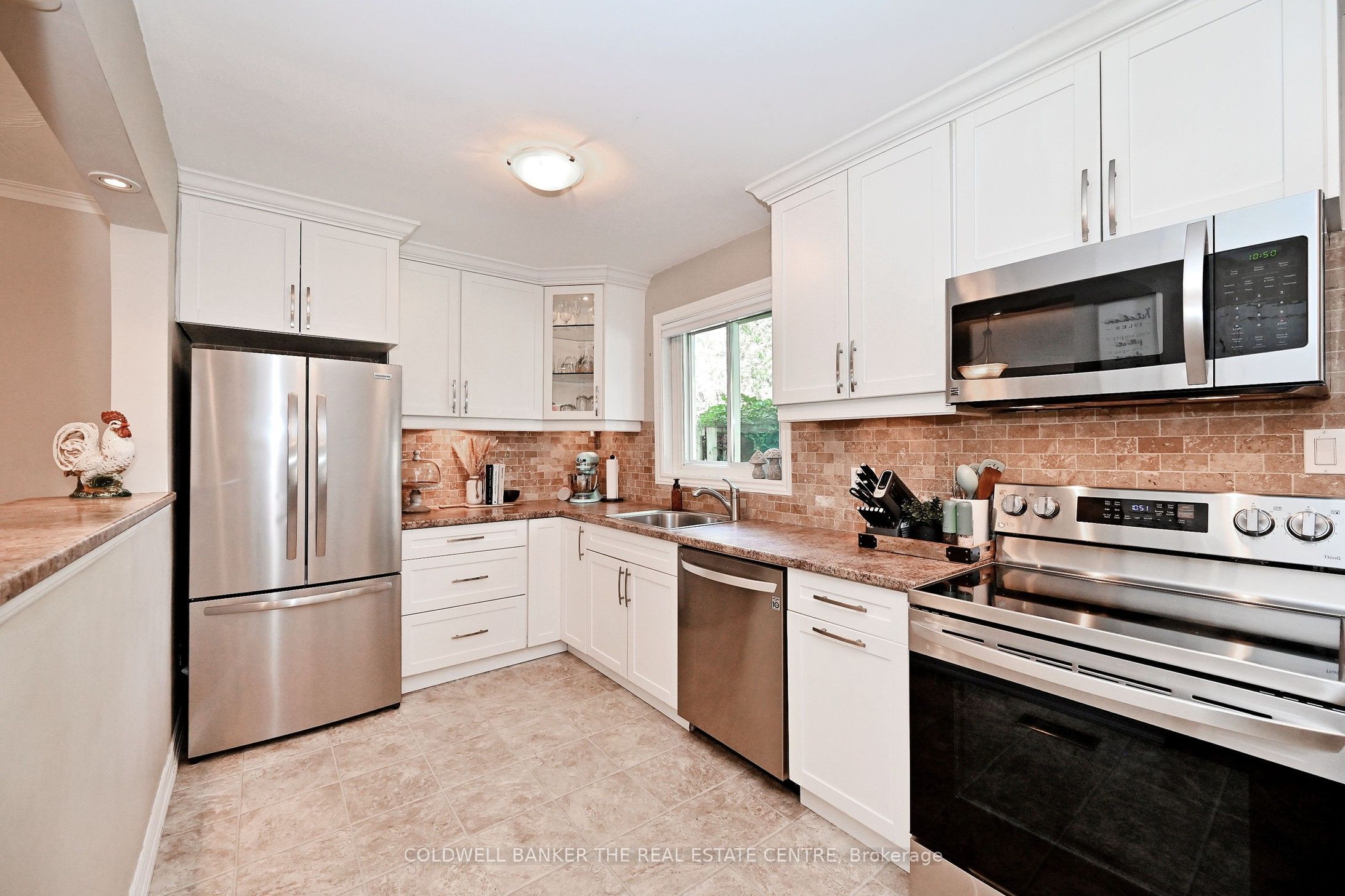 140 Lundy's Lane Property Photo 11