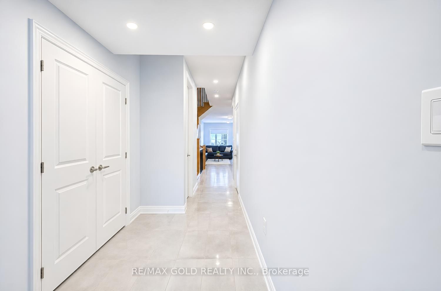 4 Kiernan Crescent N Property Photo 7