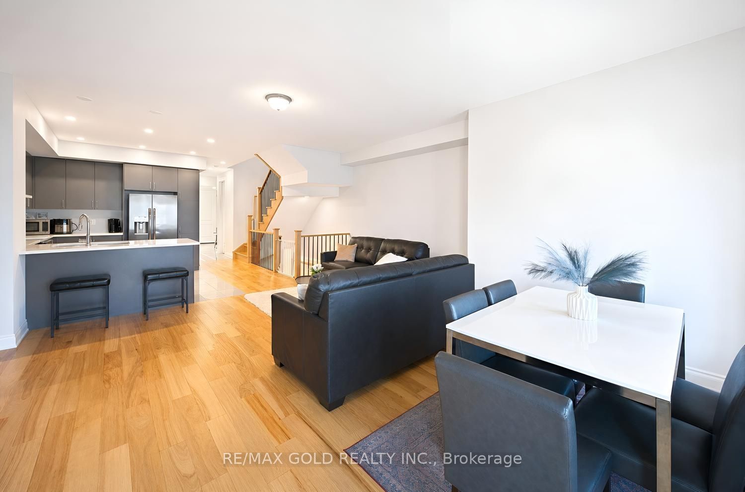 4 Kiernan Crescent N Property Photo 13