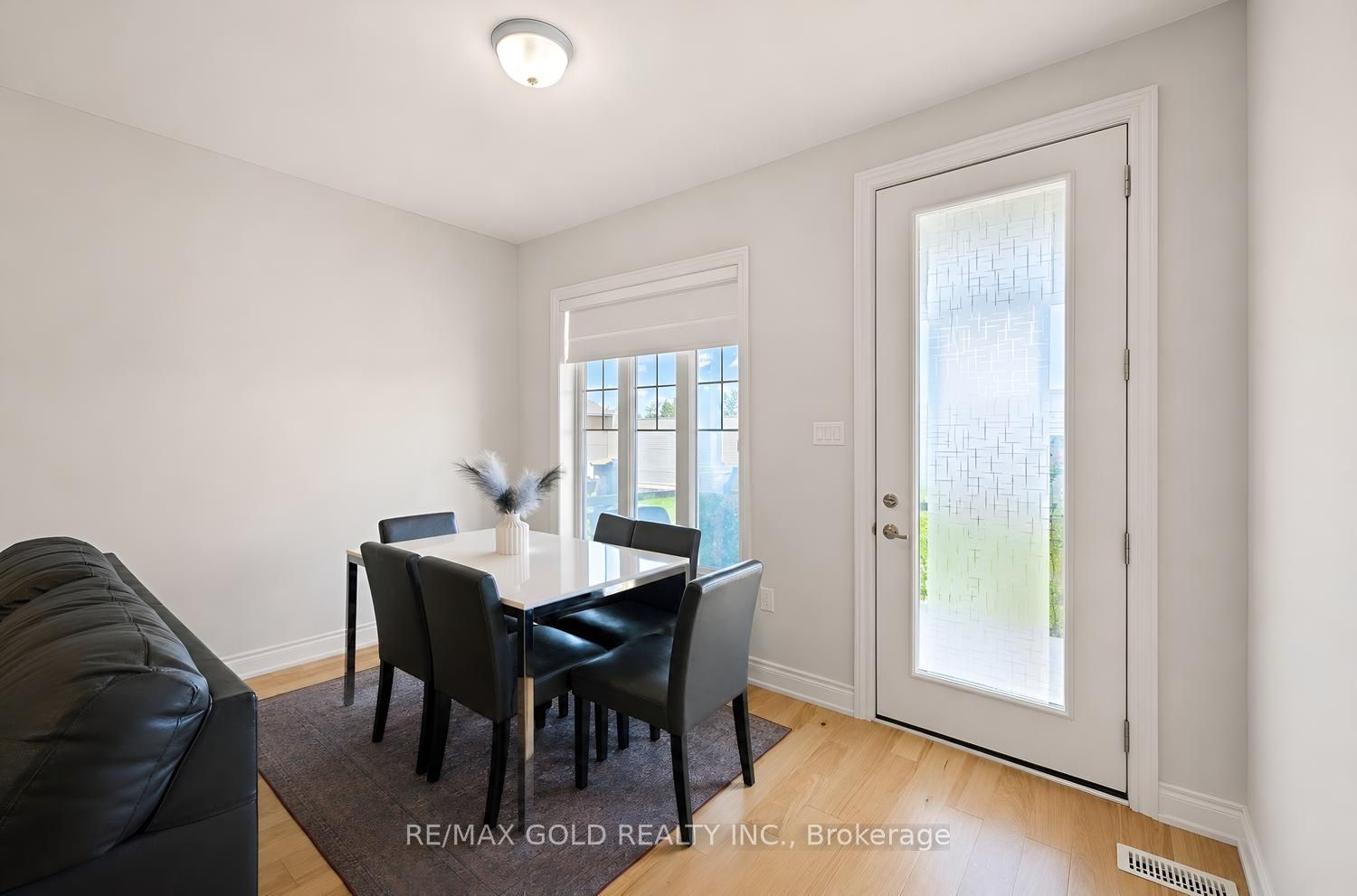 4 Kiernan Crescent N Property Photo 15