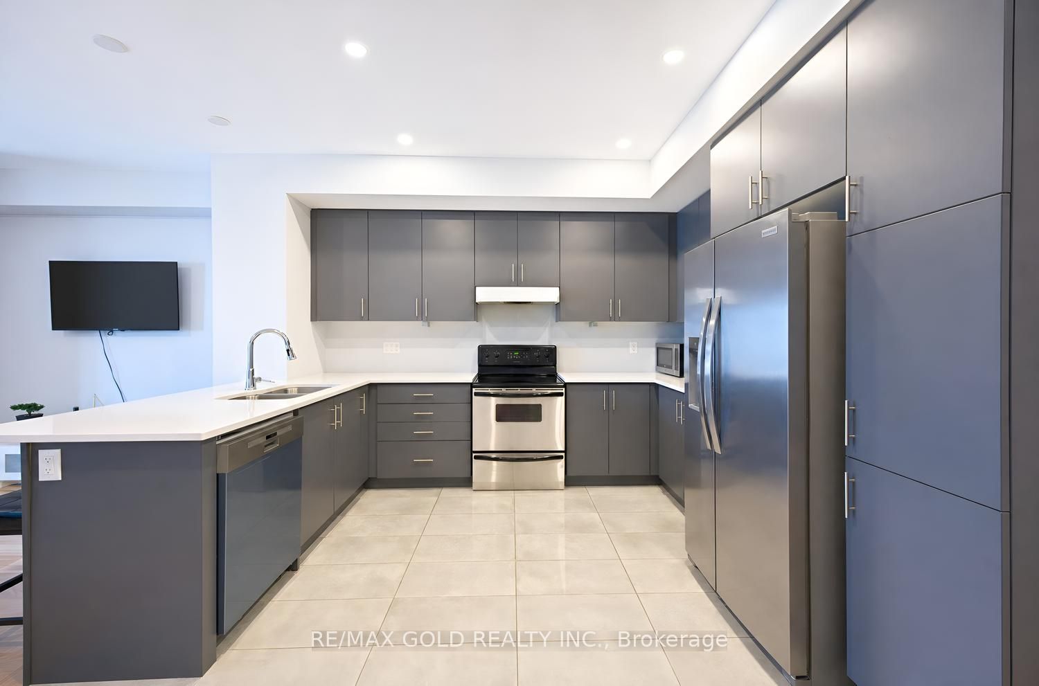 4 Kiernan Crescent N Property Photo 18