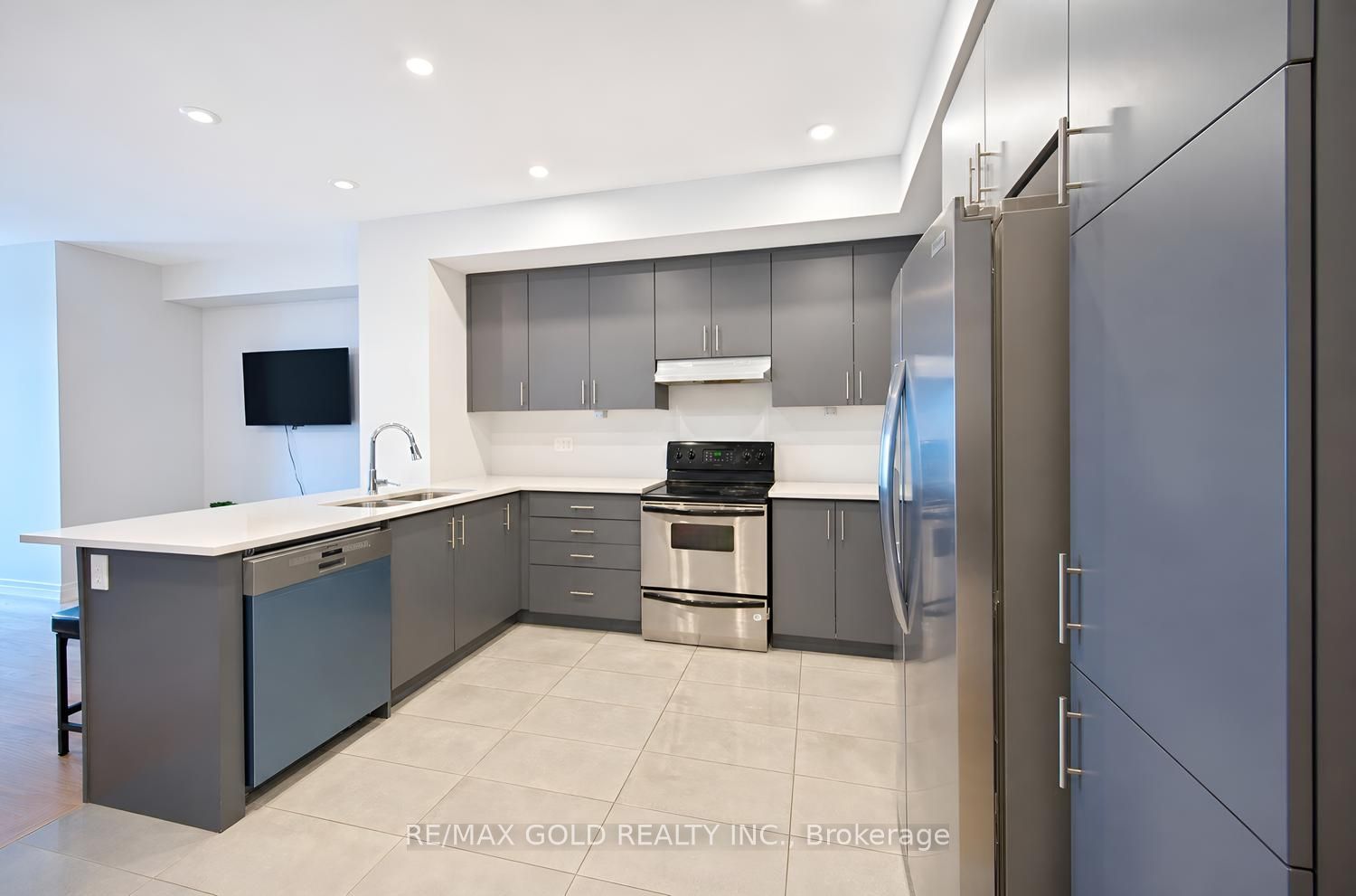 4 Kiernan Crescent N Property Photo 21