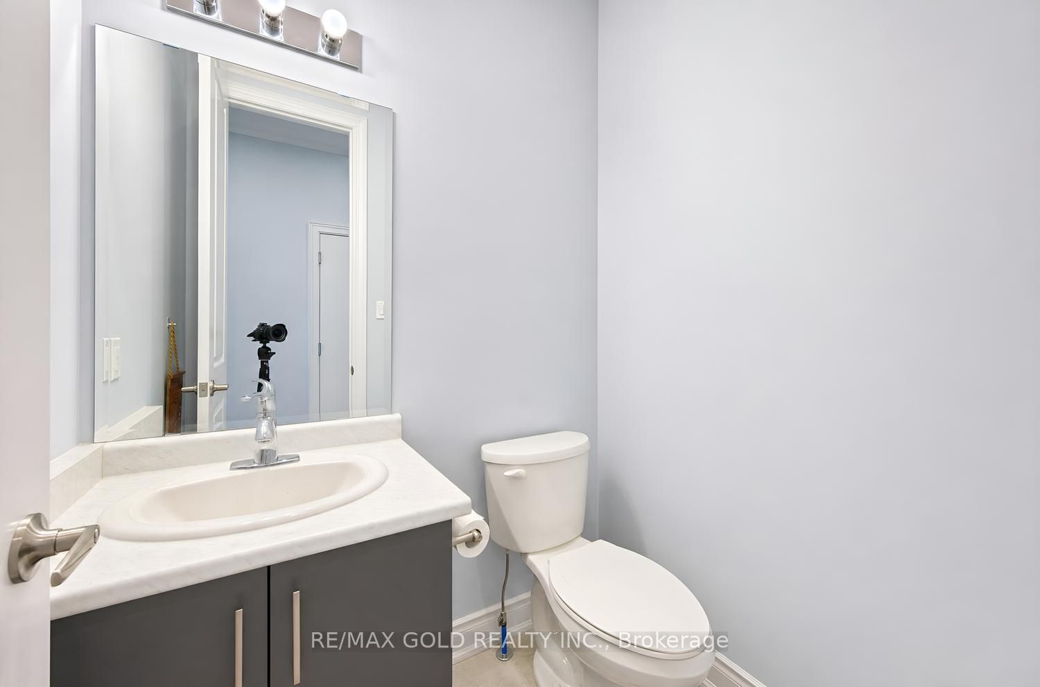 4 Kiernan Crescent N Property Photo 23