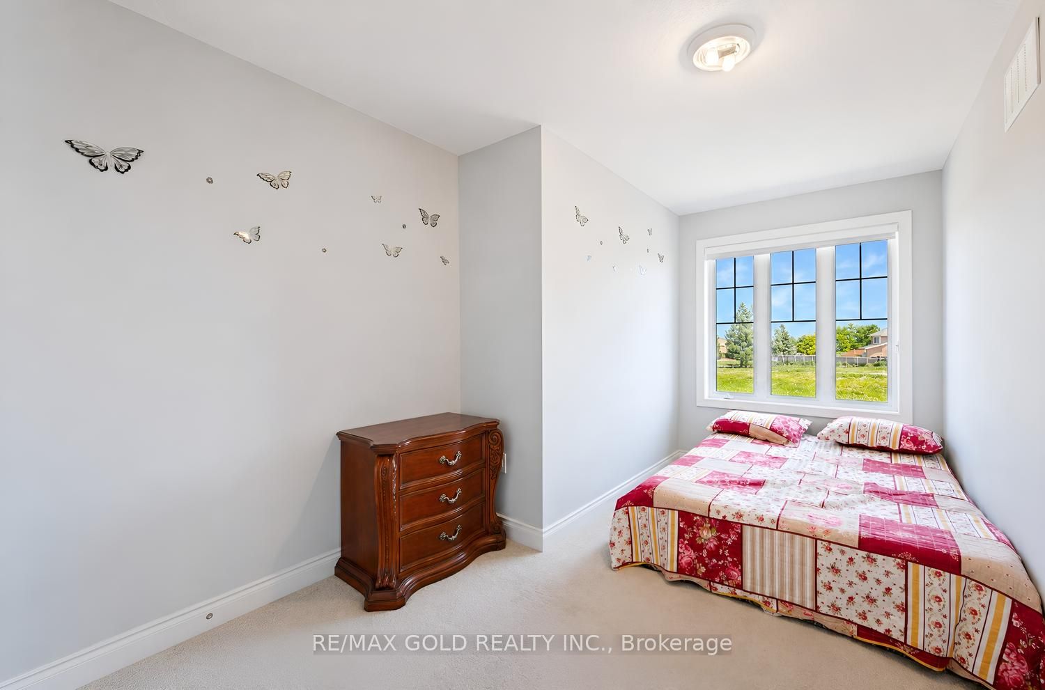 4 Kiernan Crescent N Property Photo 32