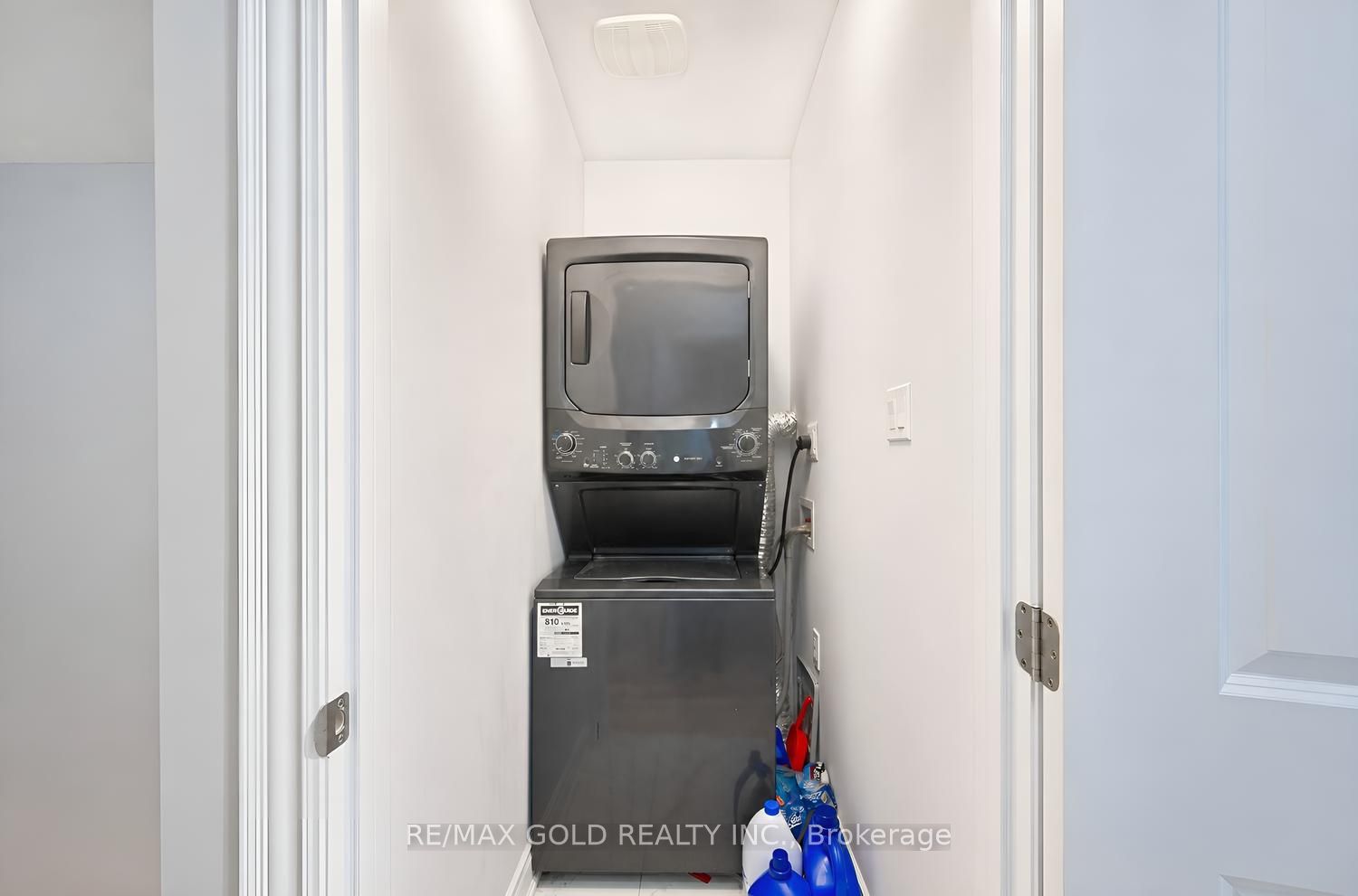 4 Kiernan Crescent N Property Photo 34