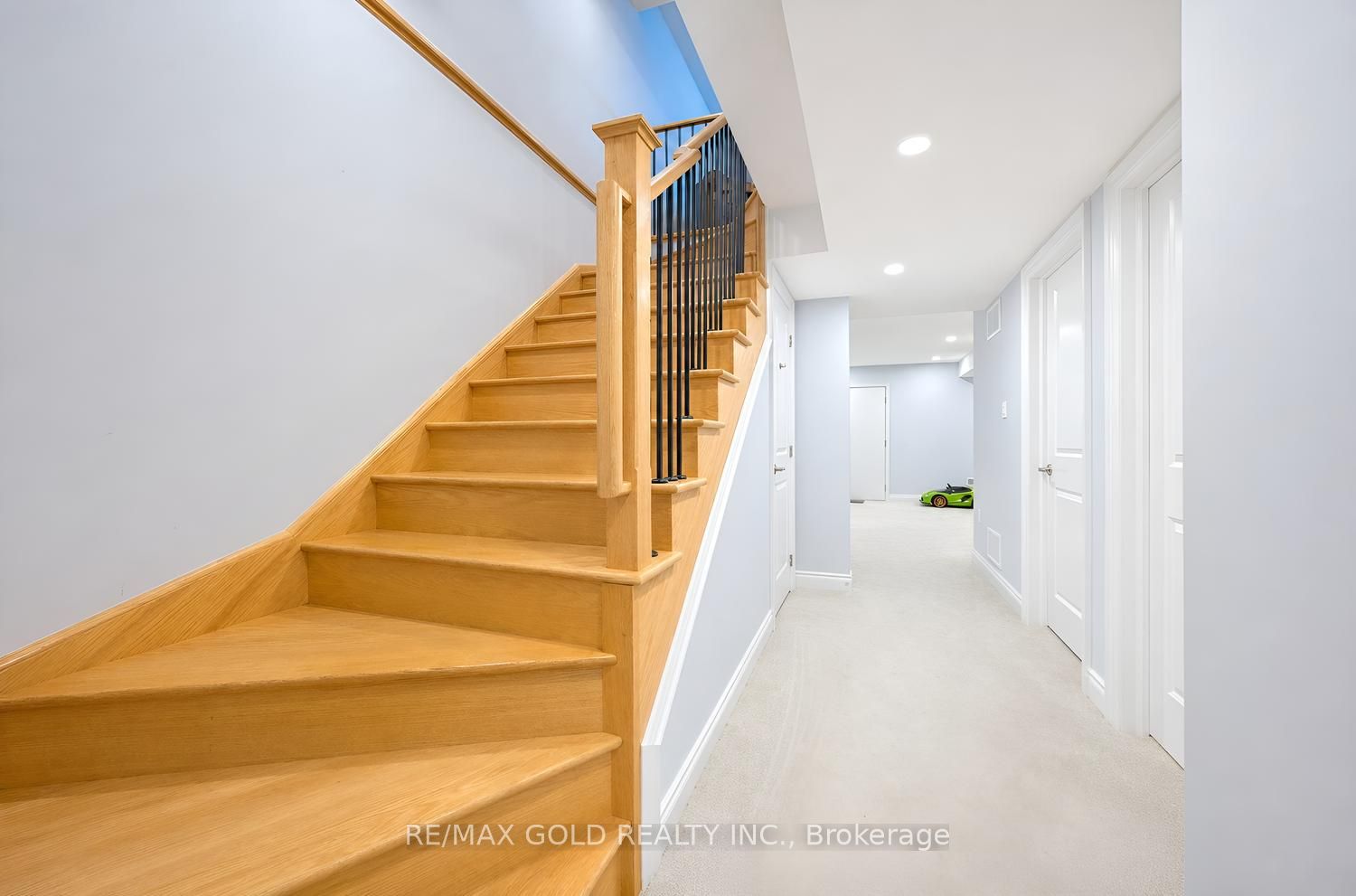 4 Kiernan Crescent N Property Photo 37