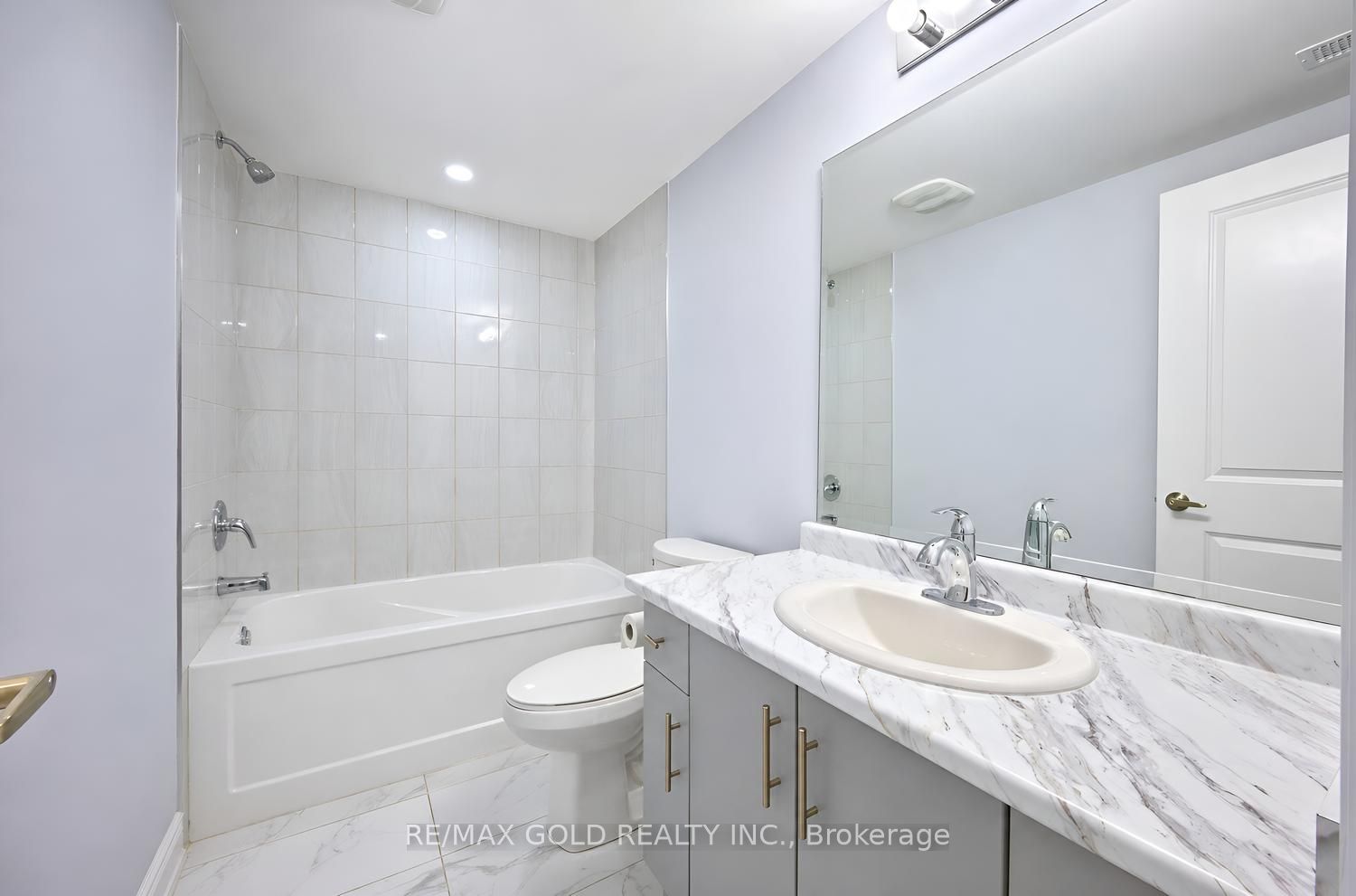 4 Kiernan Crescent N Property Photo 43