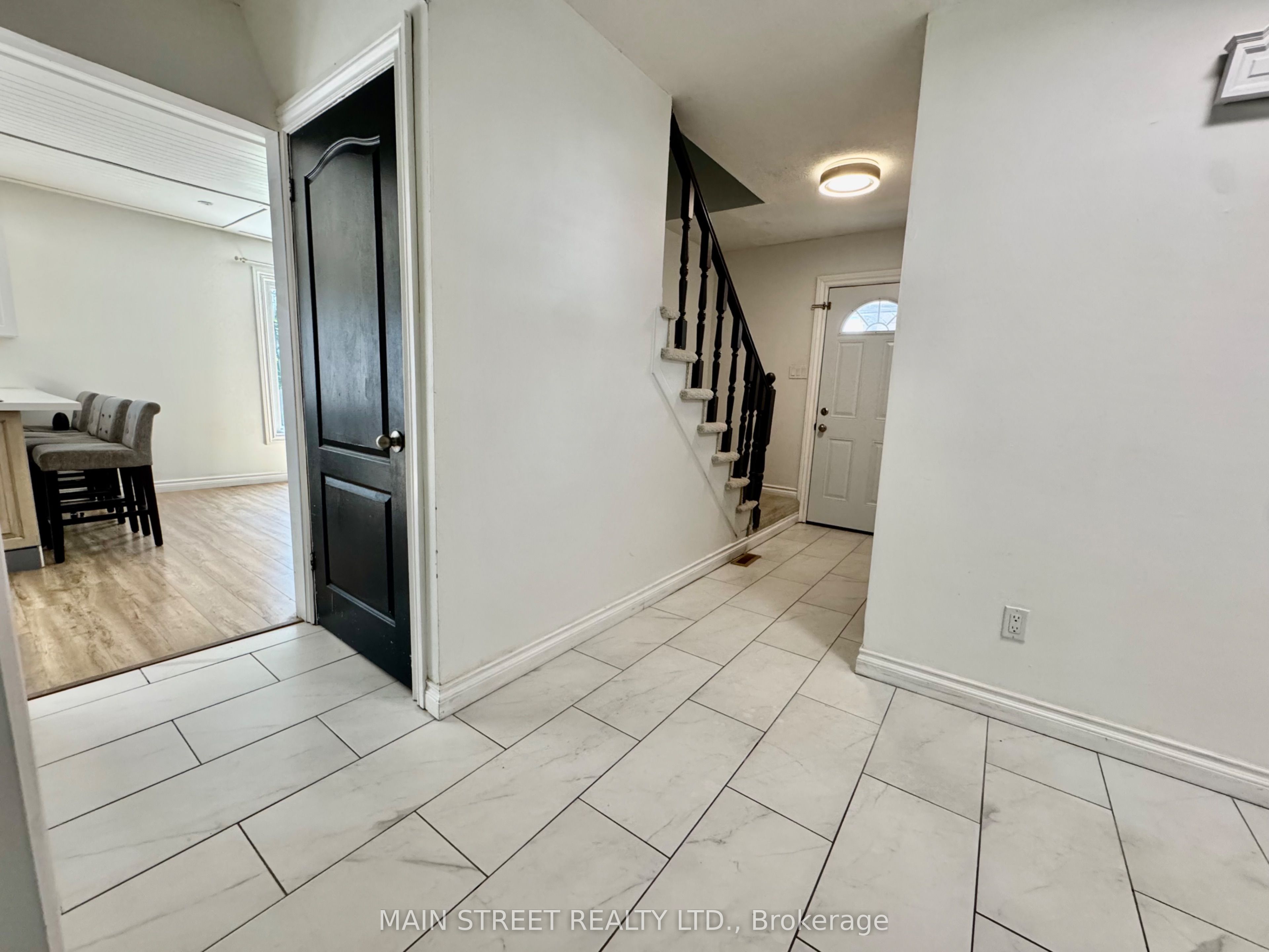 233 Thoms Crescent Property Photo 6