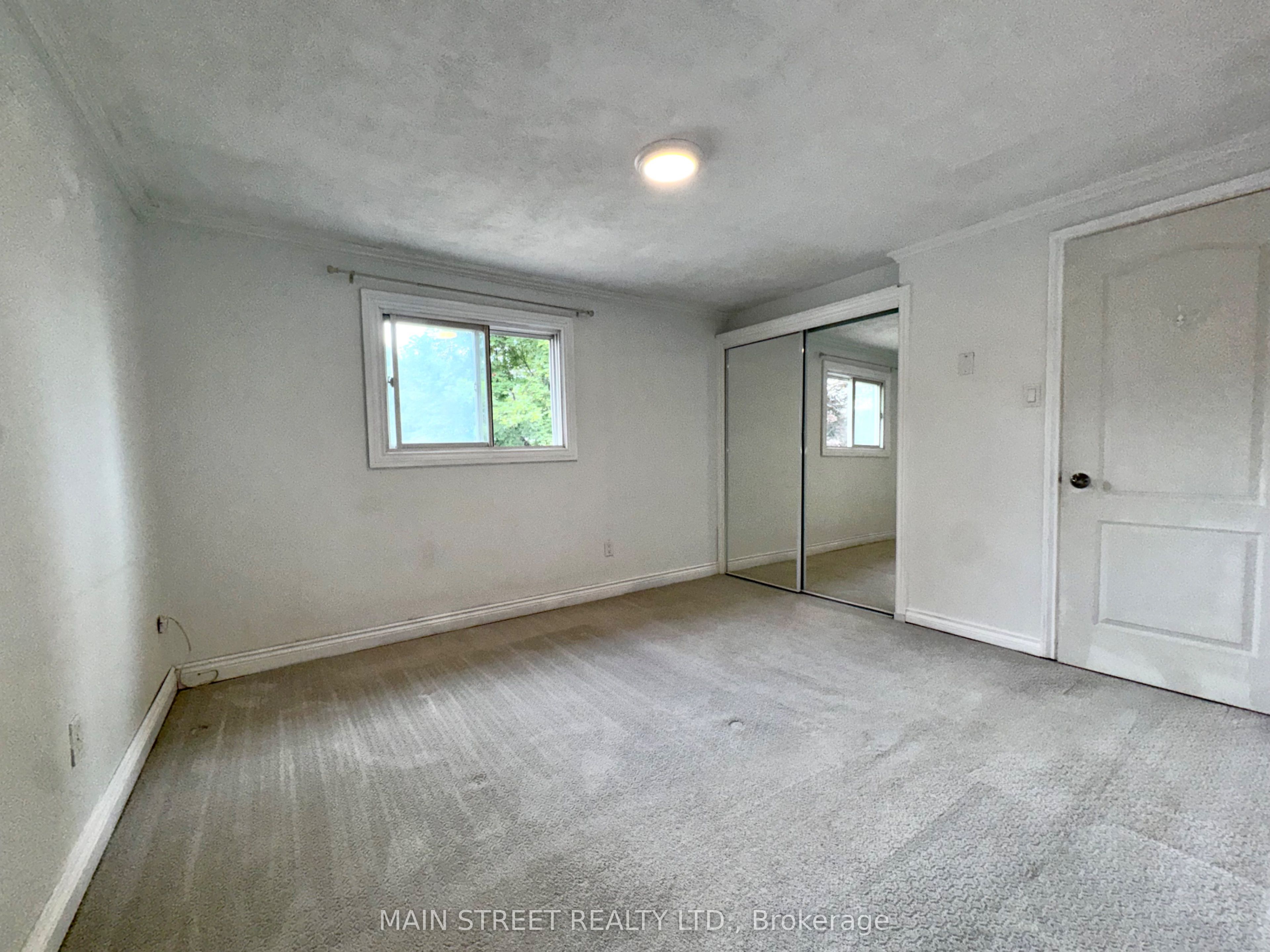 233 Thoms Crescent Property Photo 19