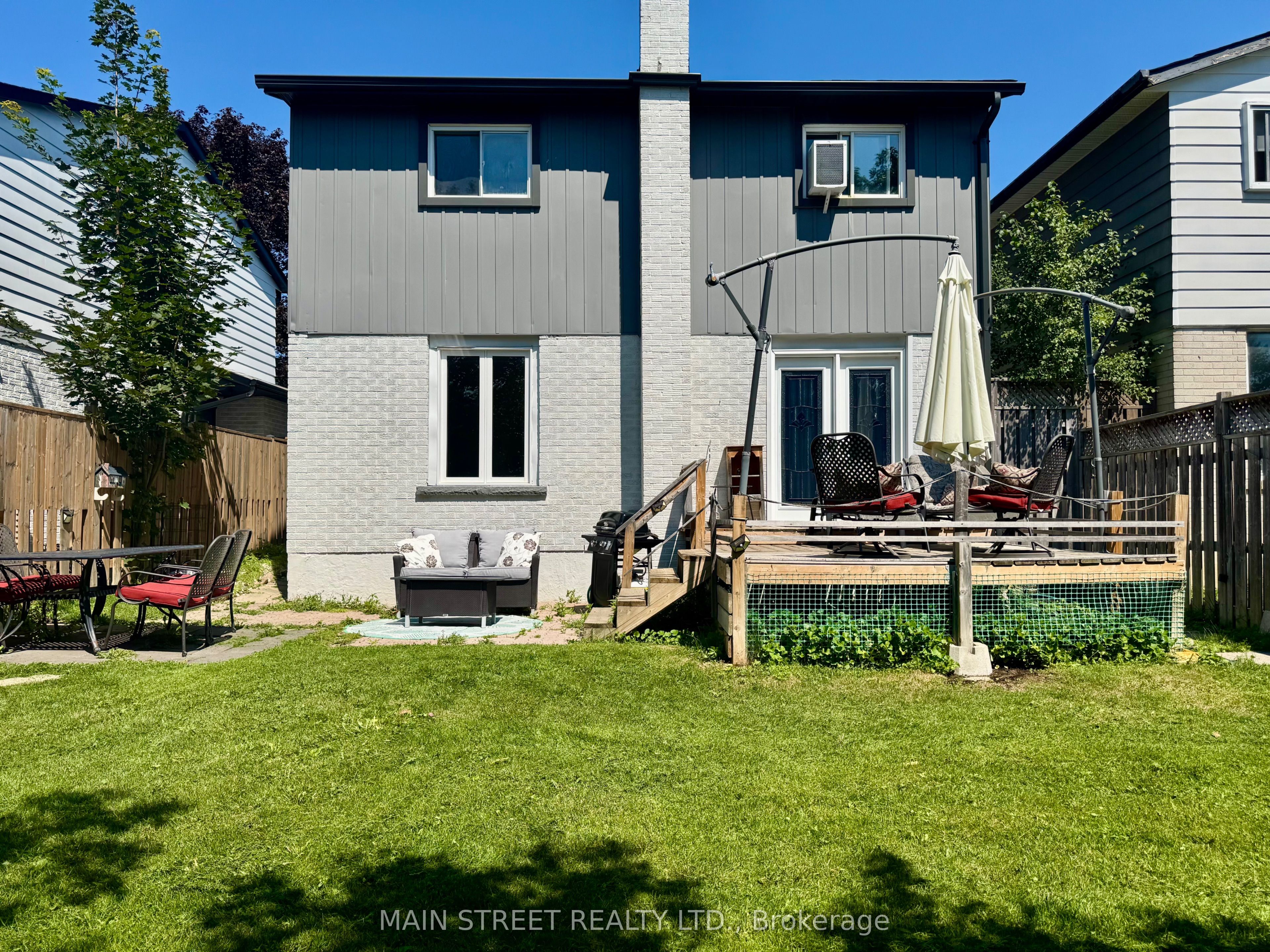 233 Thoms Crescent Property Photo 27