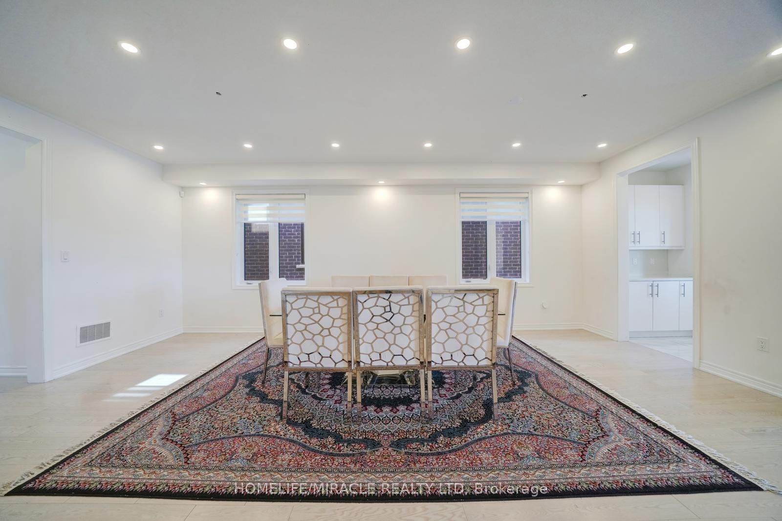 194 Boundary Boulevard Property Photo 7