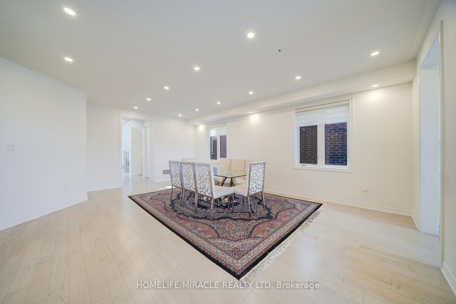 194 Boundary Boulevard Property Photo 8
