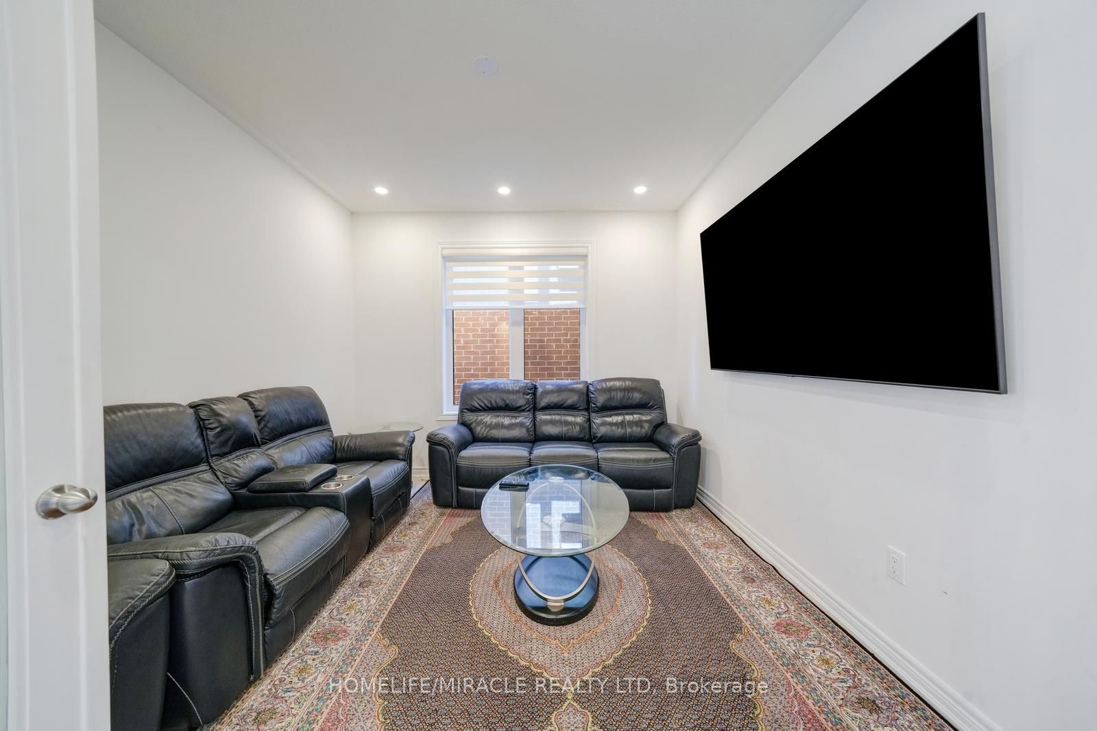 194 Boundary Boulevard Property Photo 10