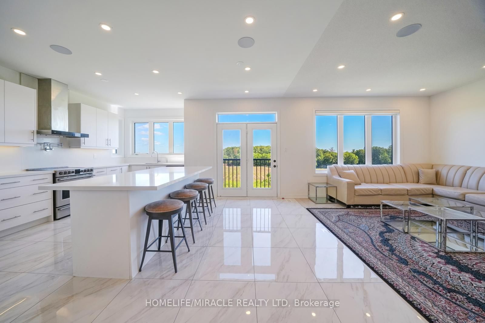 194 Boundary Boulevard Property Photo 11