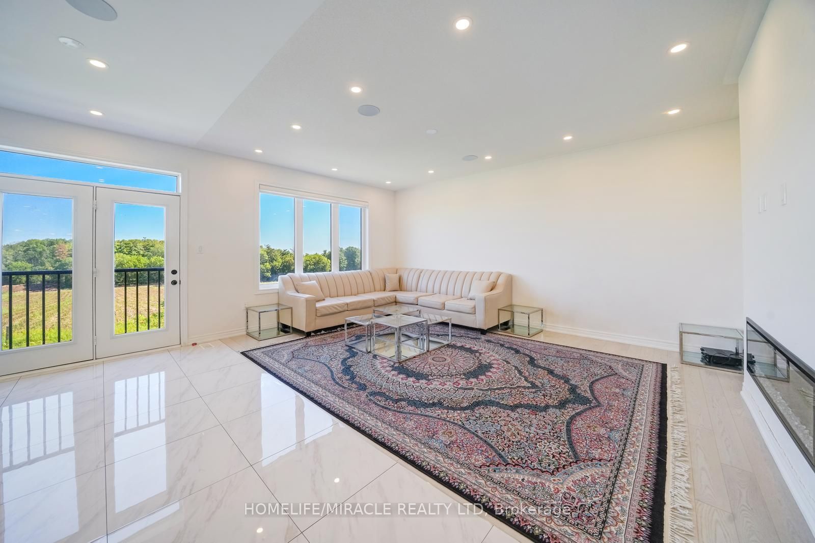 194 Boundary Boulevard Property Photo 12