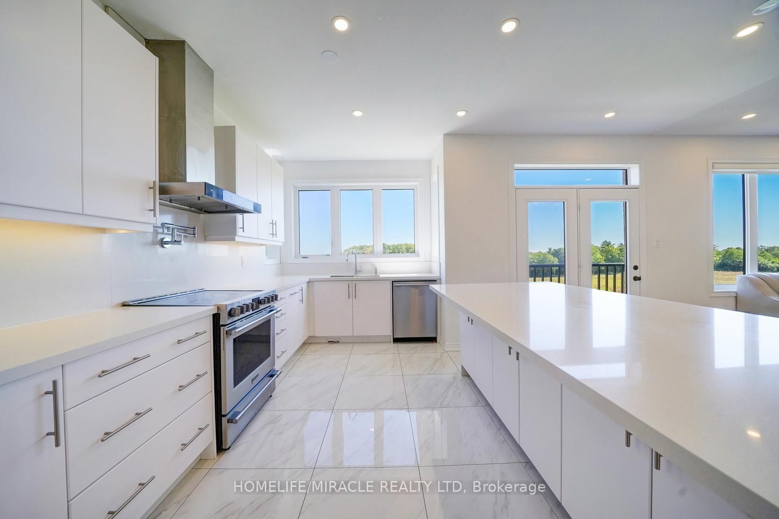 194 Boundary Boulevard Property Photo 21