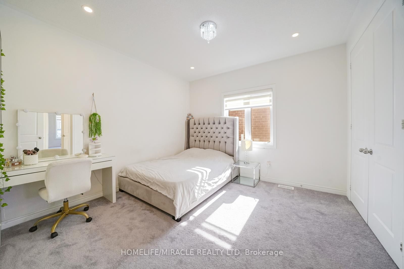 194 Boundary Boulevard Property Photo 39