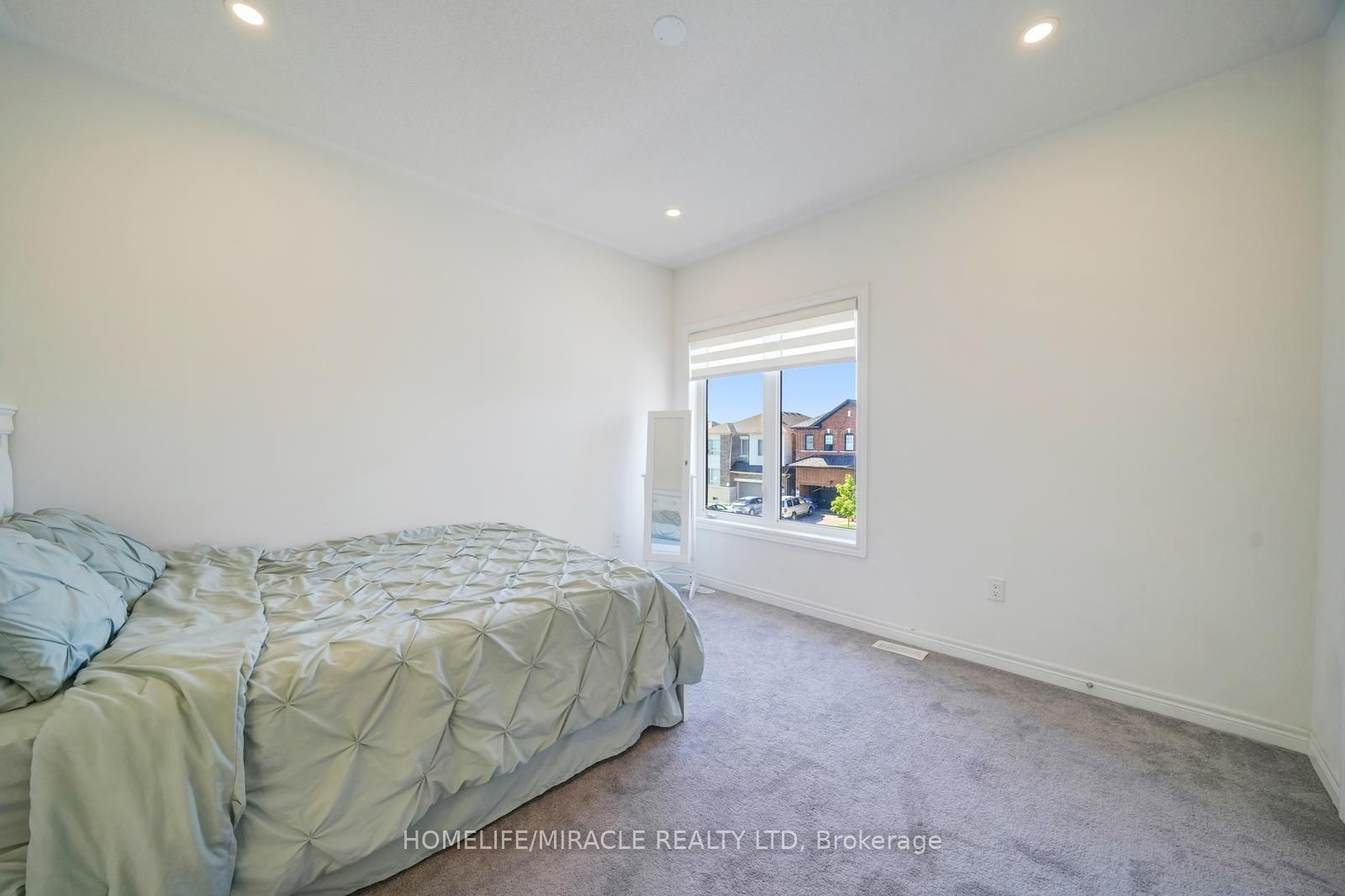 194 Boundary Boulevard Property Photo 44