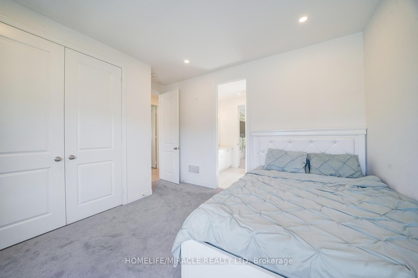 194 Boundary Boulevard Property Photo 45