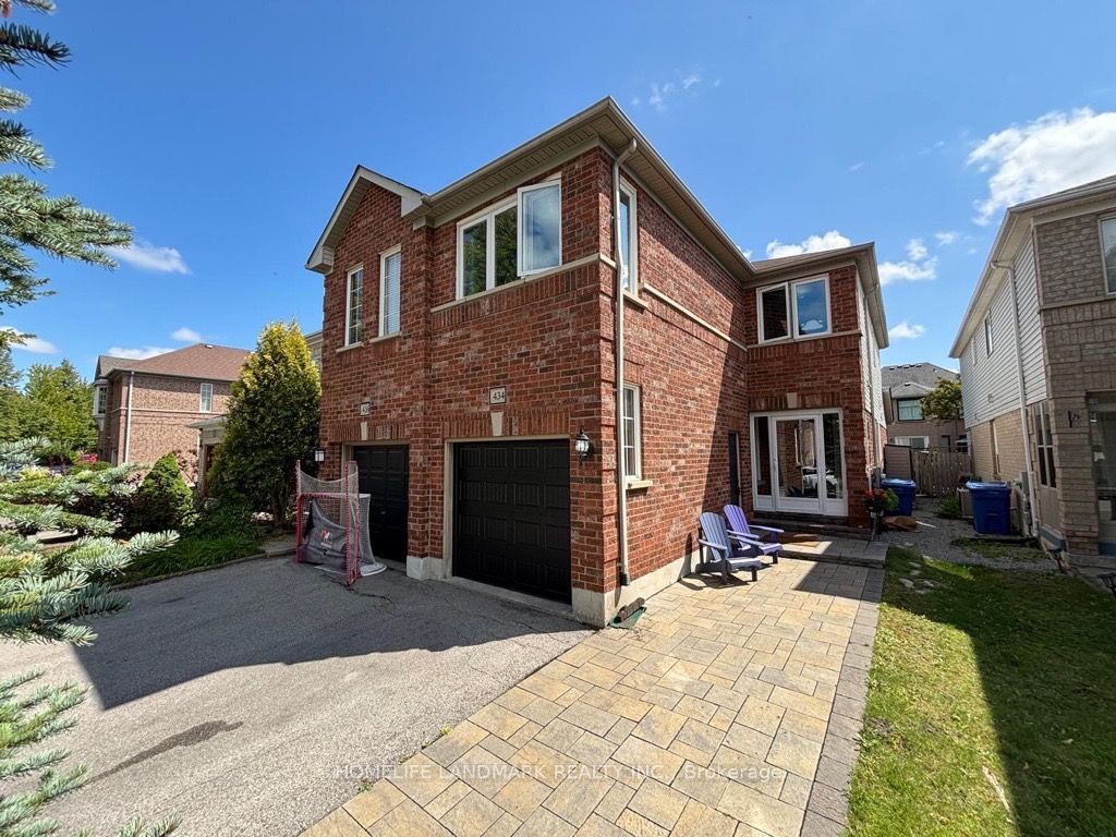 434 Heddle Crescent Property Photo 2