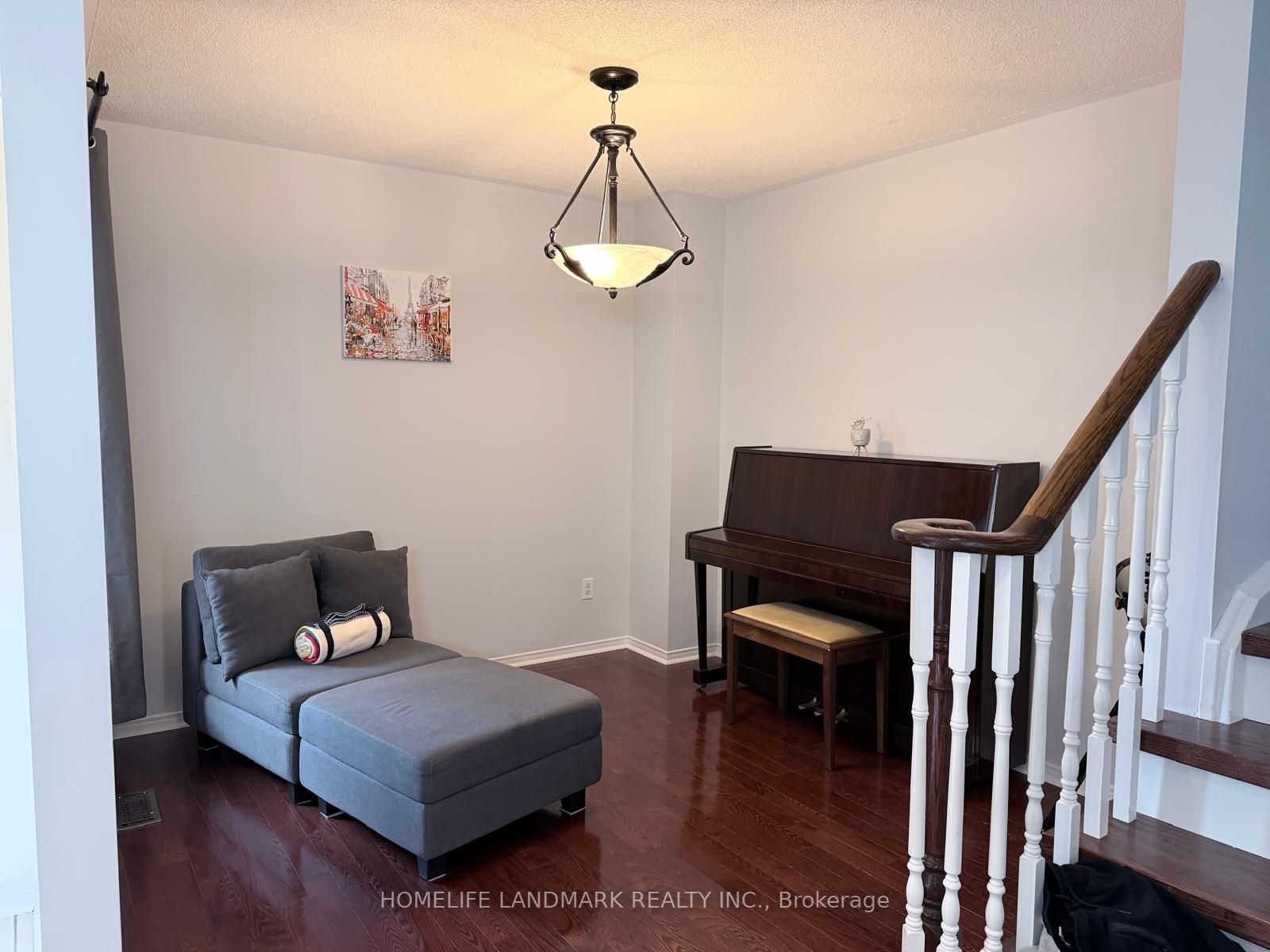 434 Heddle Crescent Property Photo 4