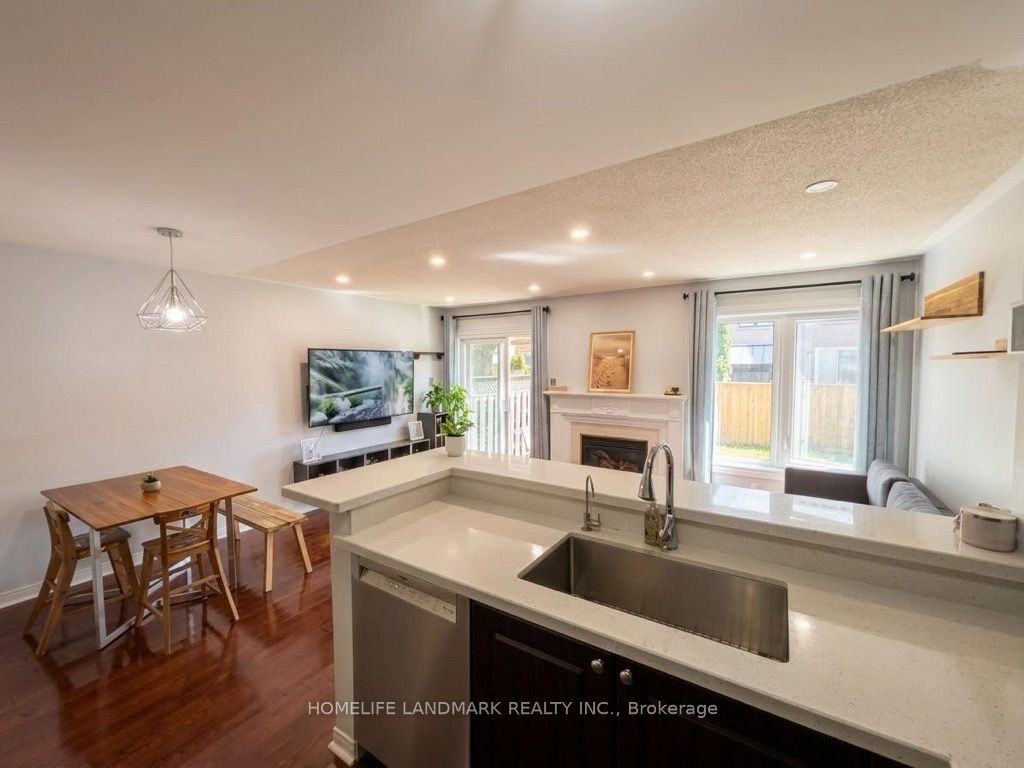 434 Heddle Crescent Property Photo 11
