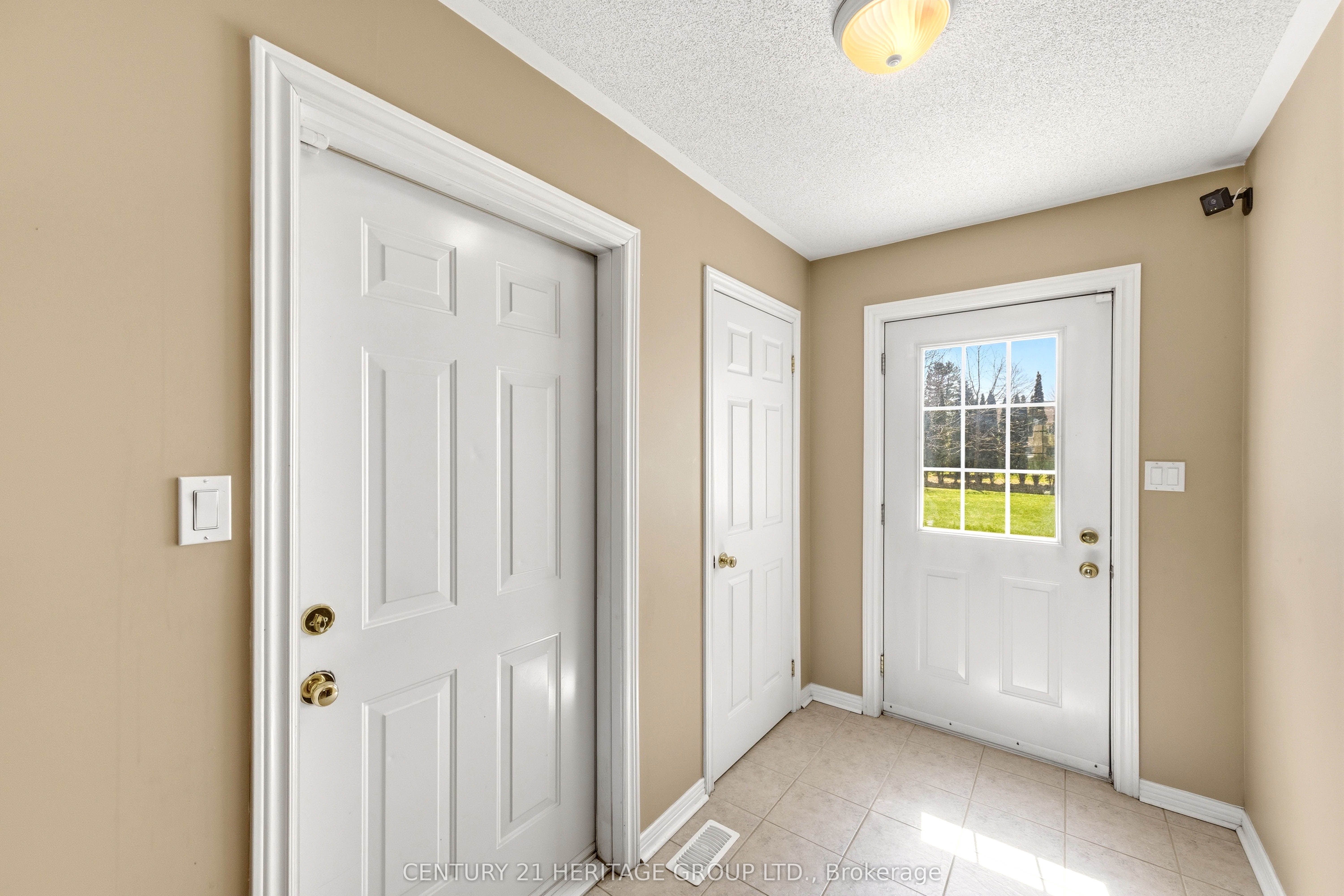 27 Creek Drive Property Photo 8