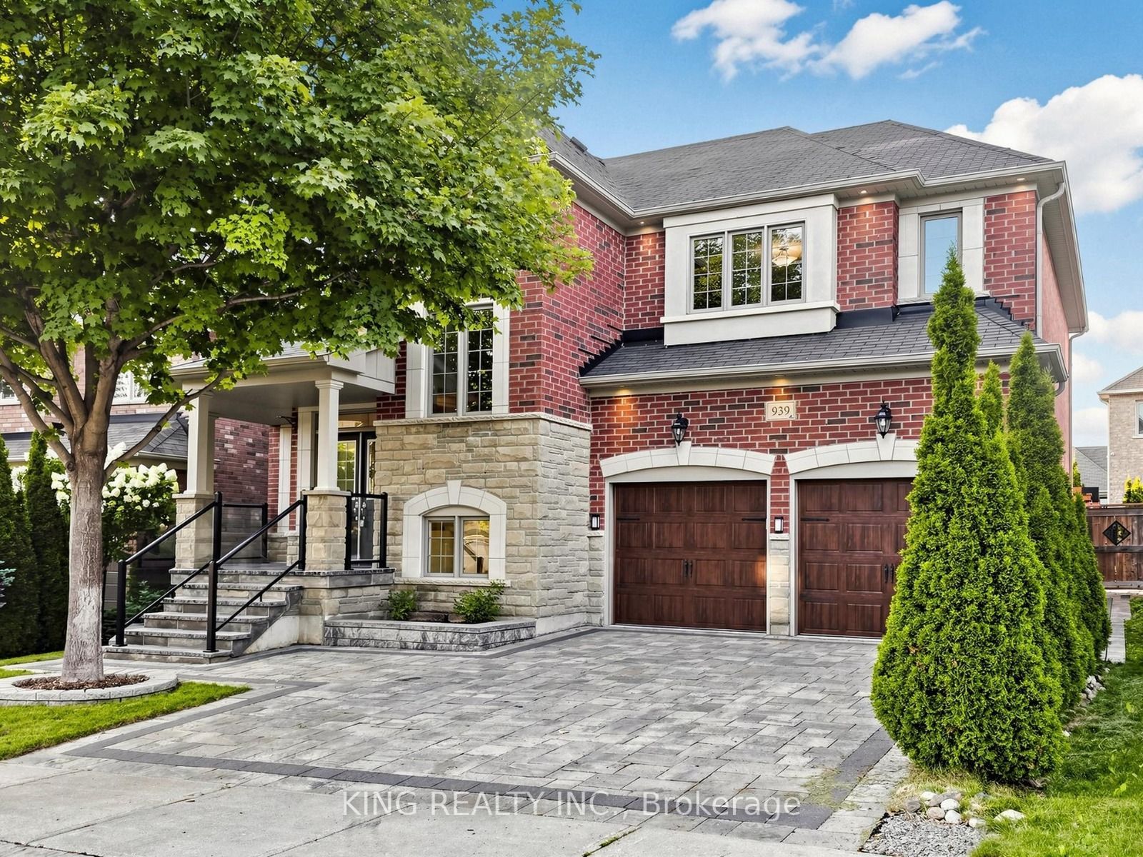 939 Goring Circle Property Photo 2