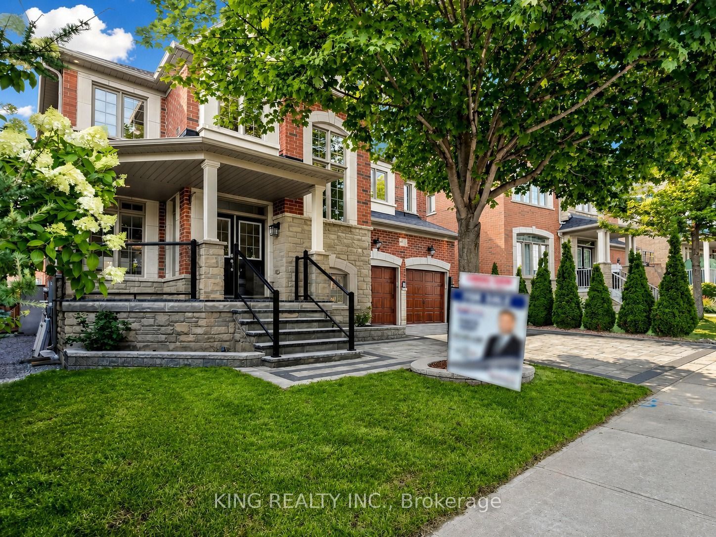 939 Goring Circle Property Photo 3