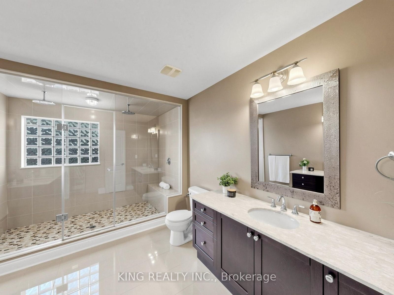 939 Goring Circle Property Photo 26