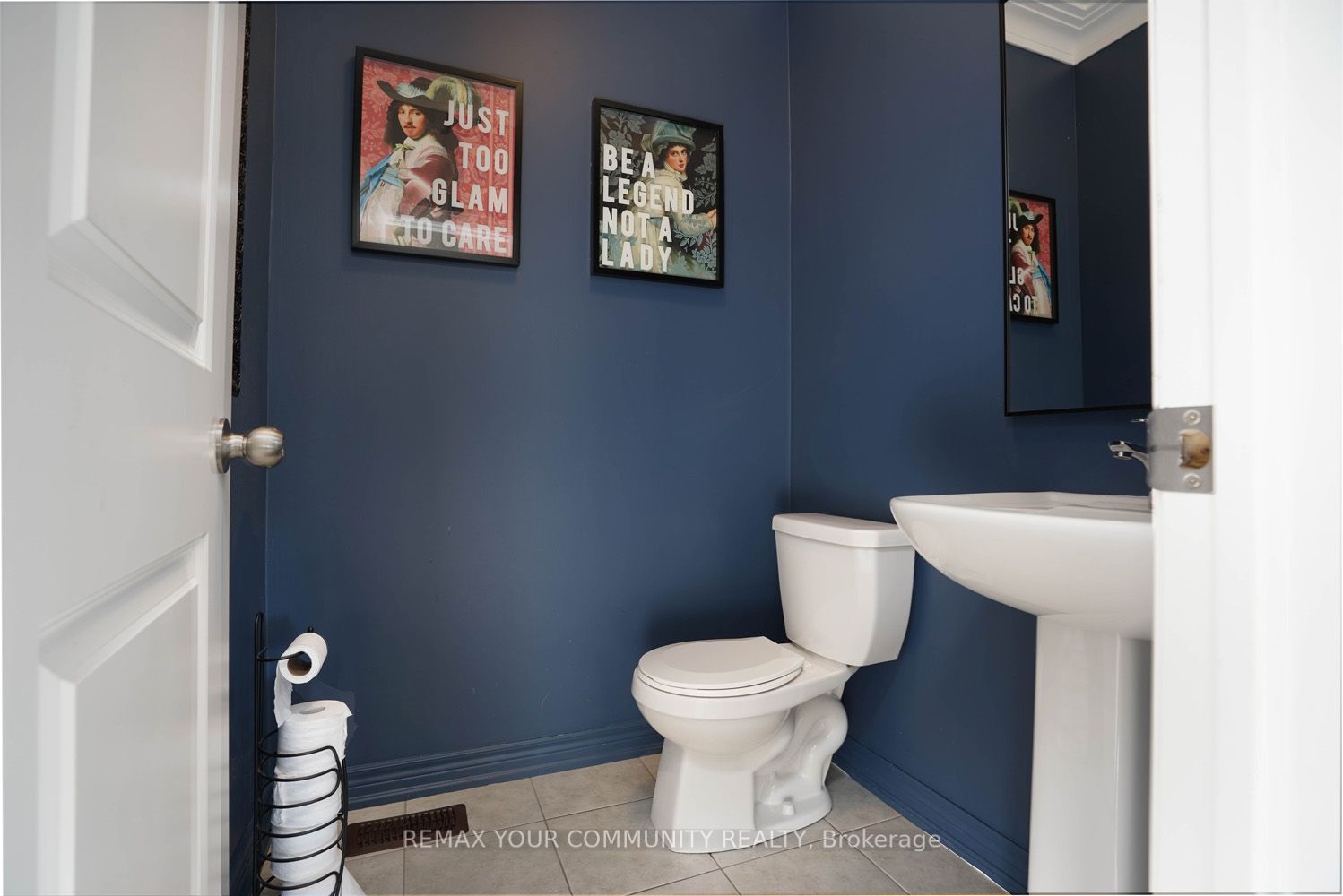 6 Globemaster Lane Property Photo 8