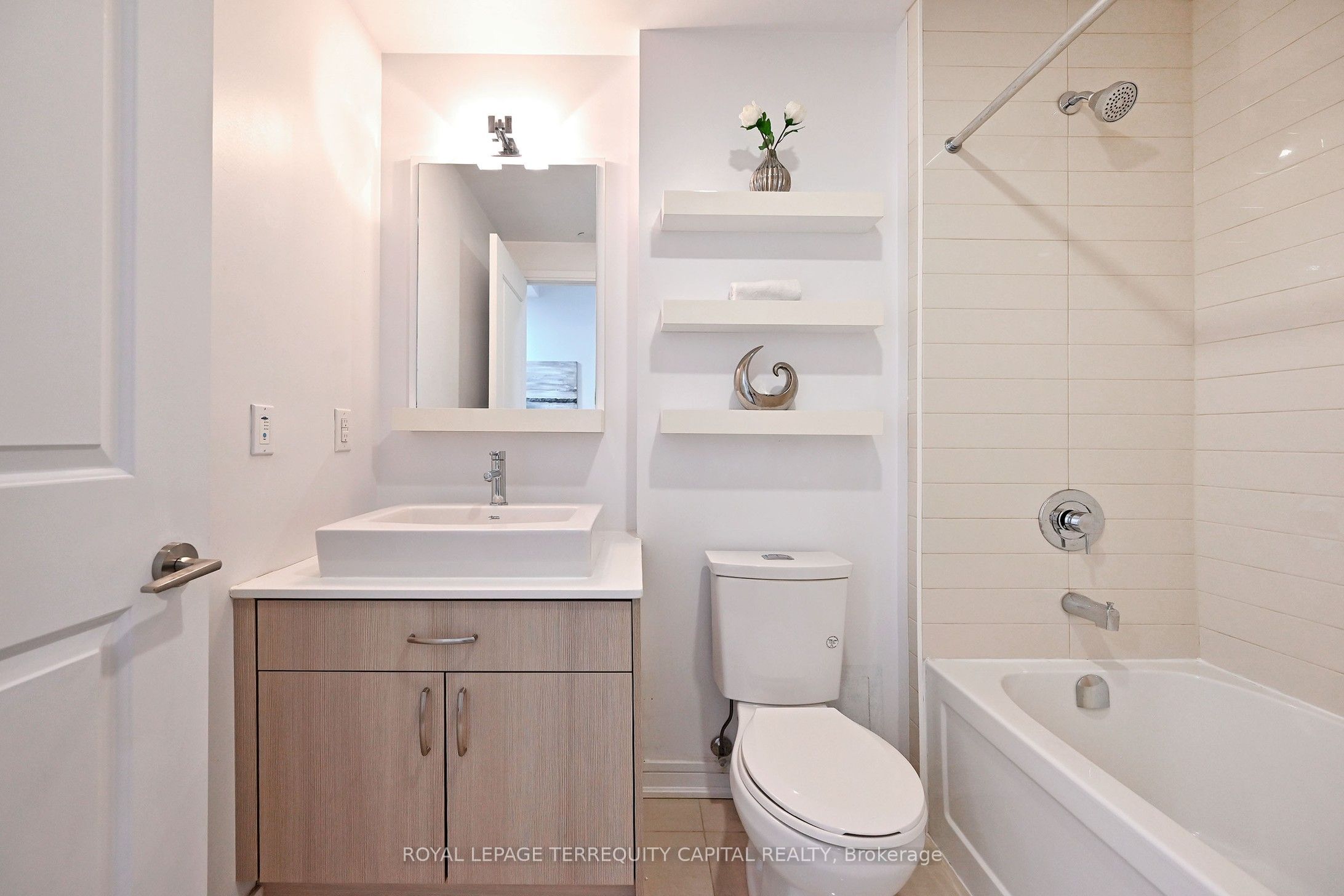 9199 Yonge Street 306 Property Photo 33