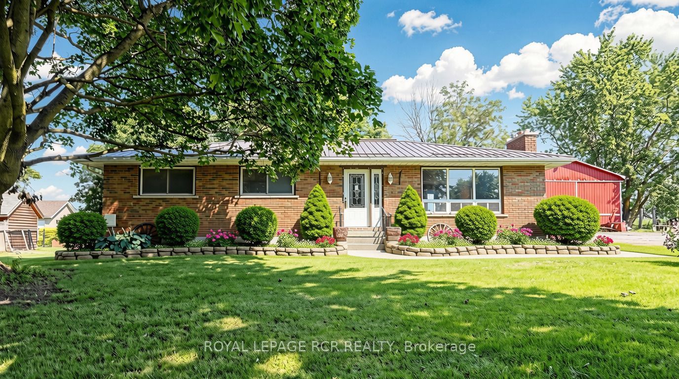 4244 4th Line Property Photo 1