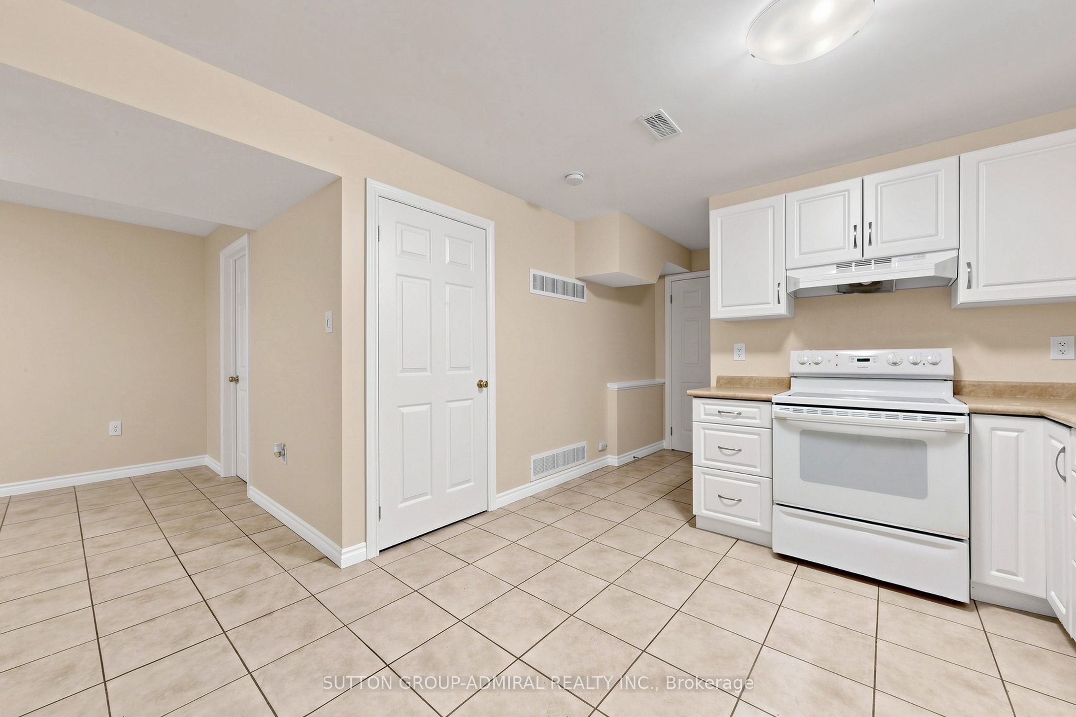 203 John Street Bsmt Property Photo 6