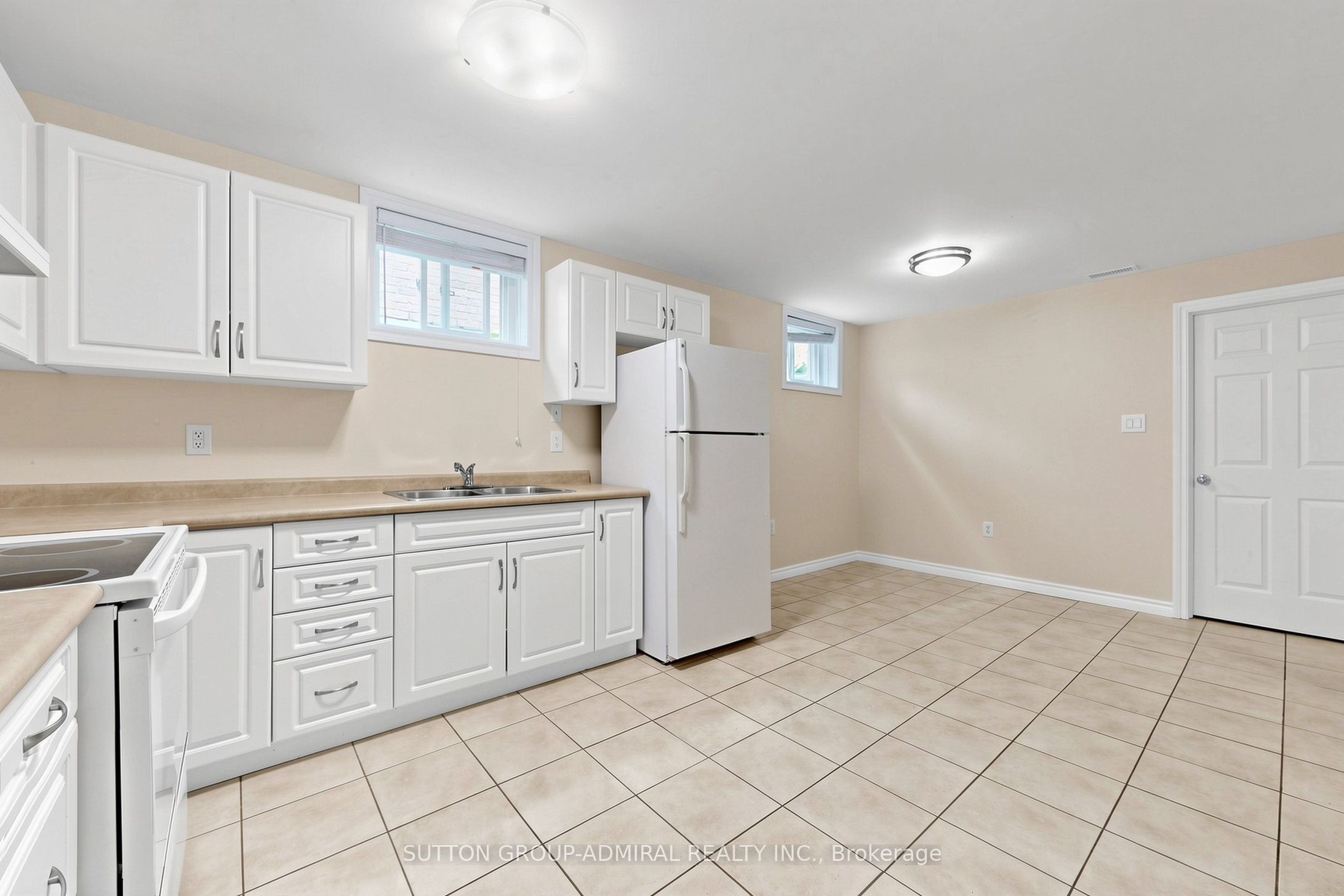 203 John Street Bsmt Property Photo 7