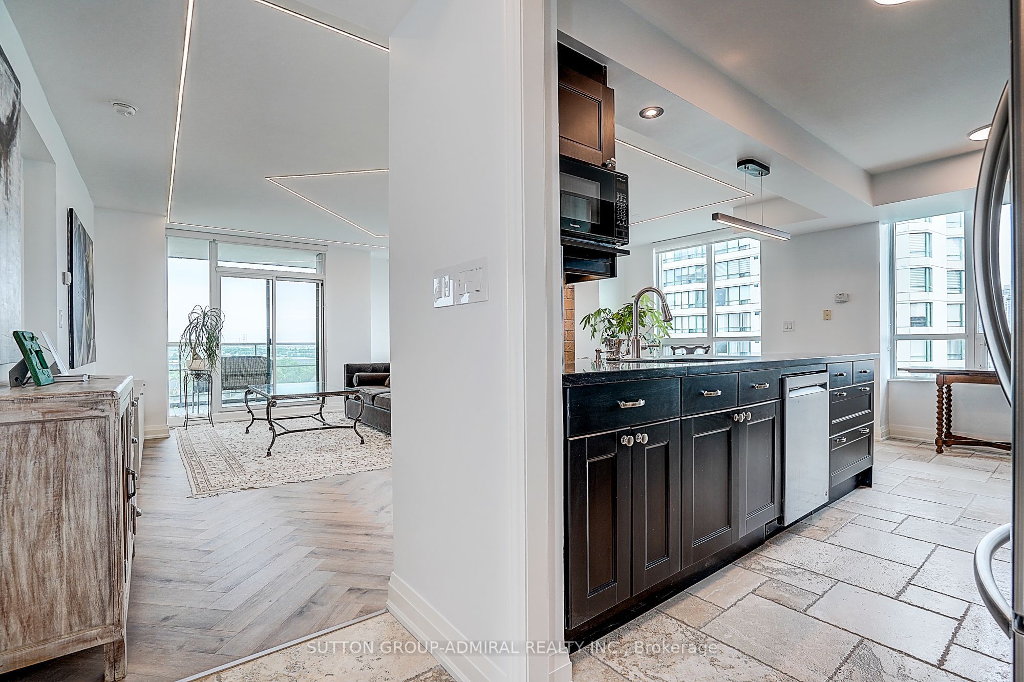 100 Promenade Circle 806 Property Photo 3