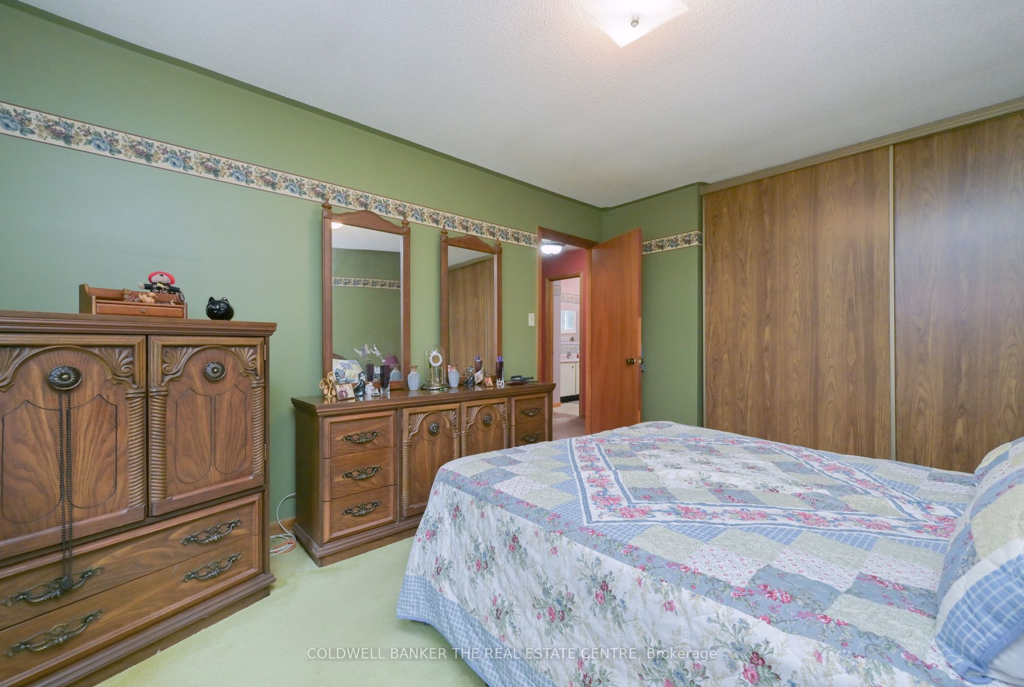 5471 8th Line Property Photo 13