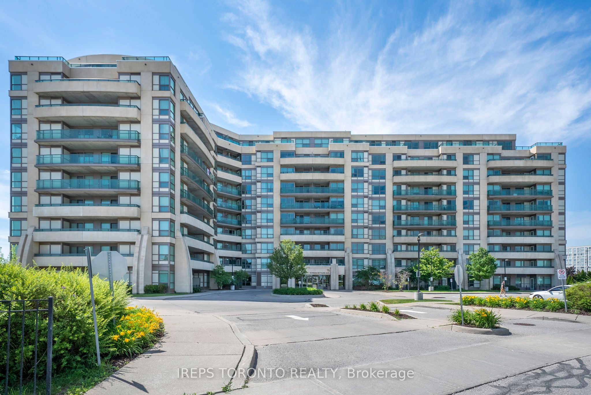 75 Norman Bethune Avenue 209 Property Photo 1