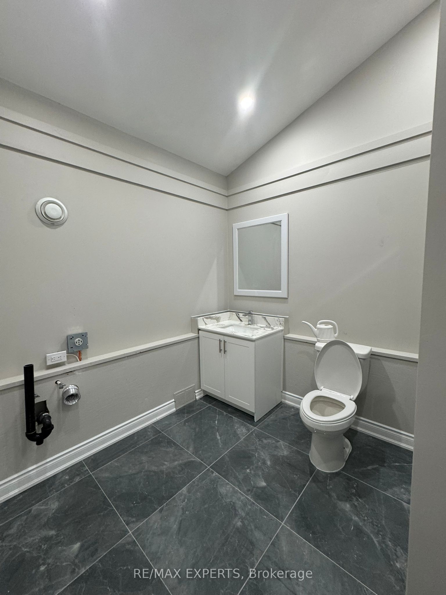 4509/b 10 Sideroad Road Property Photo 4