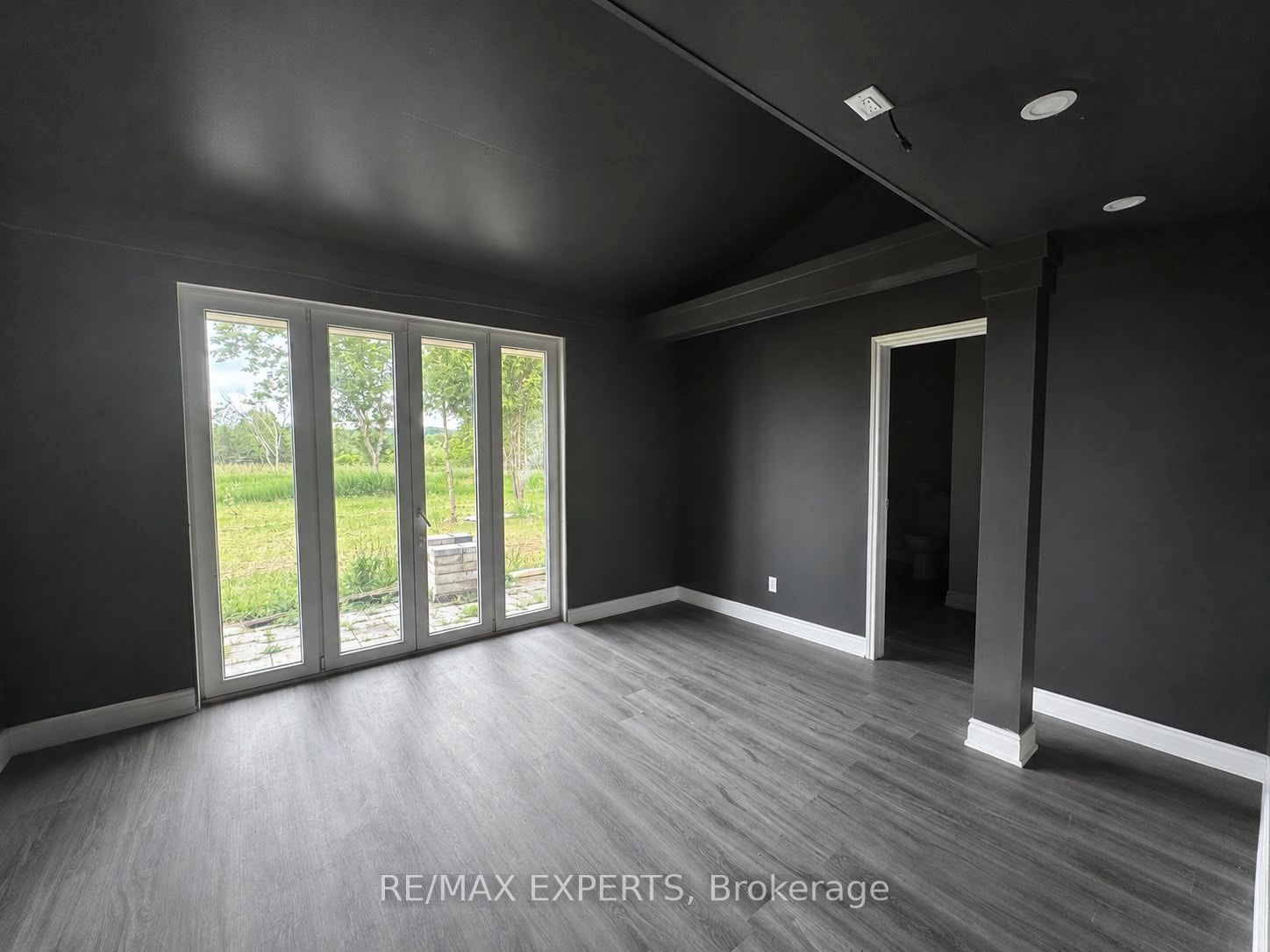 4509/b 10 Sideroad Road Property Photo 5