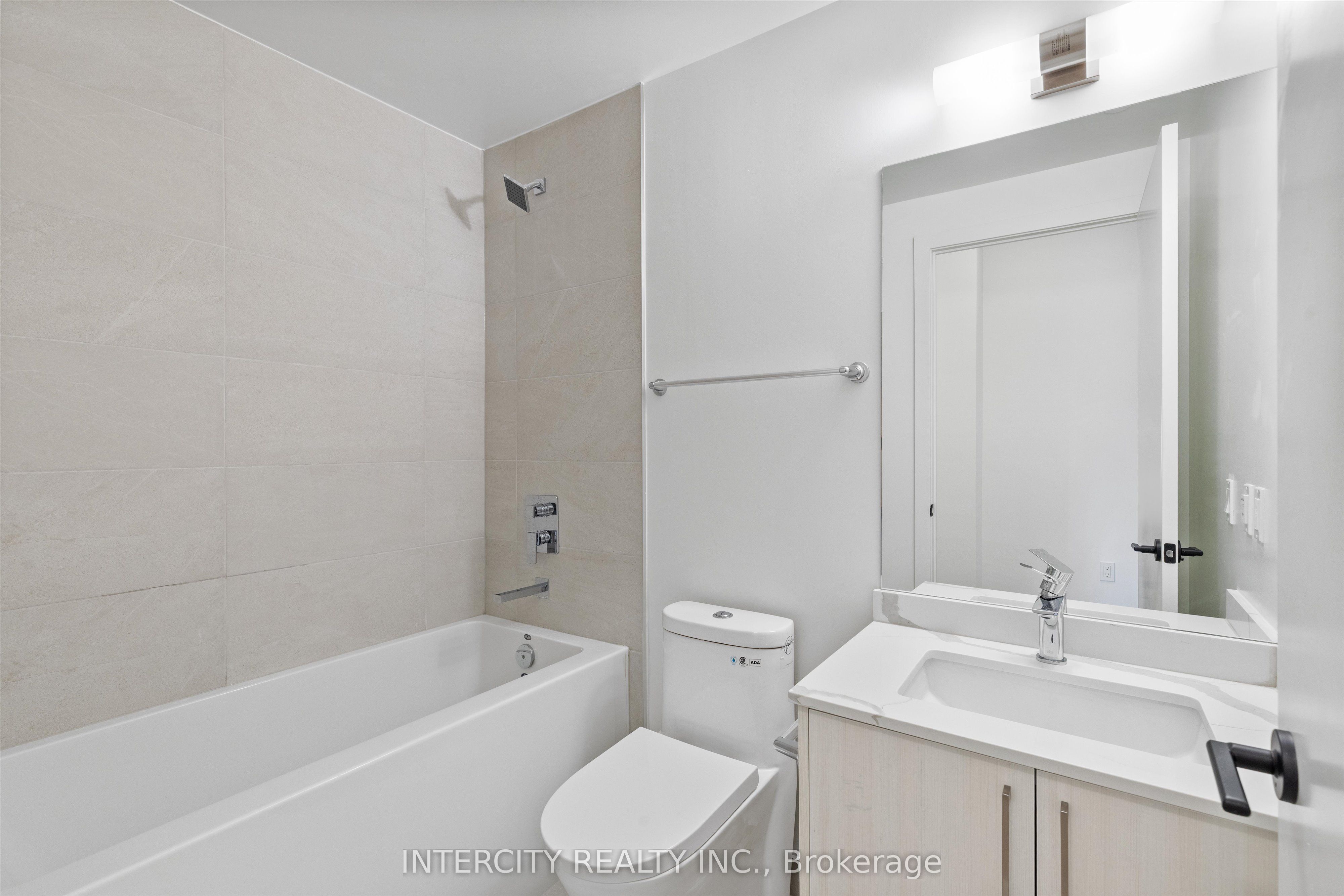 2075 King Road 328 Property Photo 8