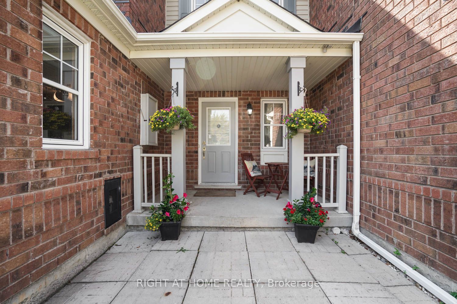 84 Dougherty Crescent Property Photo 2
