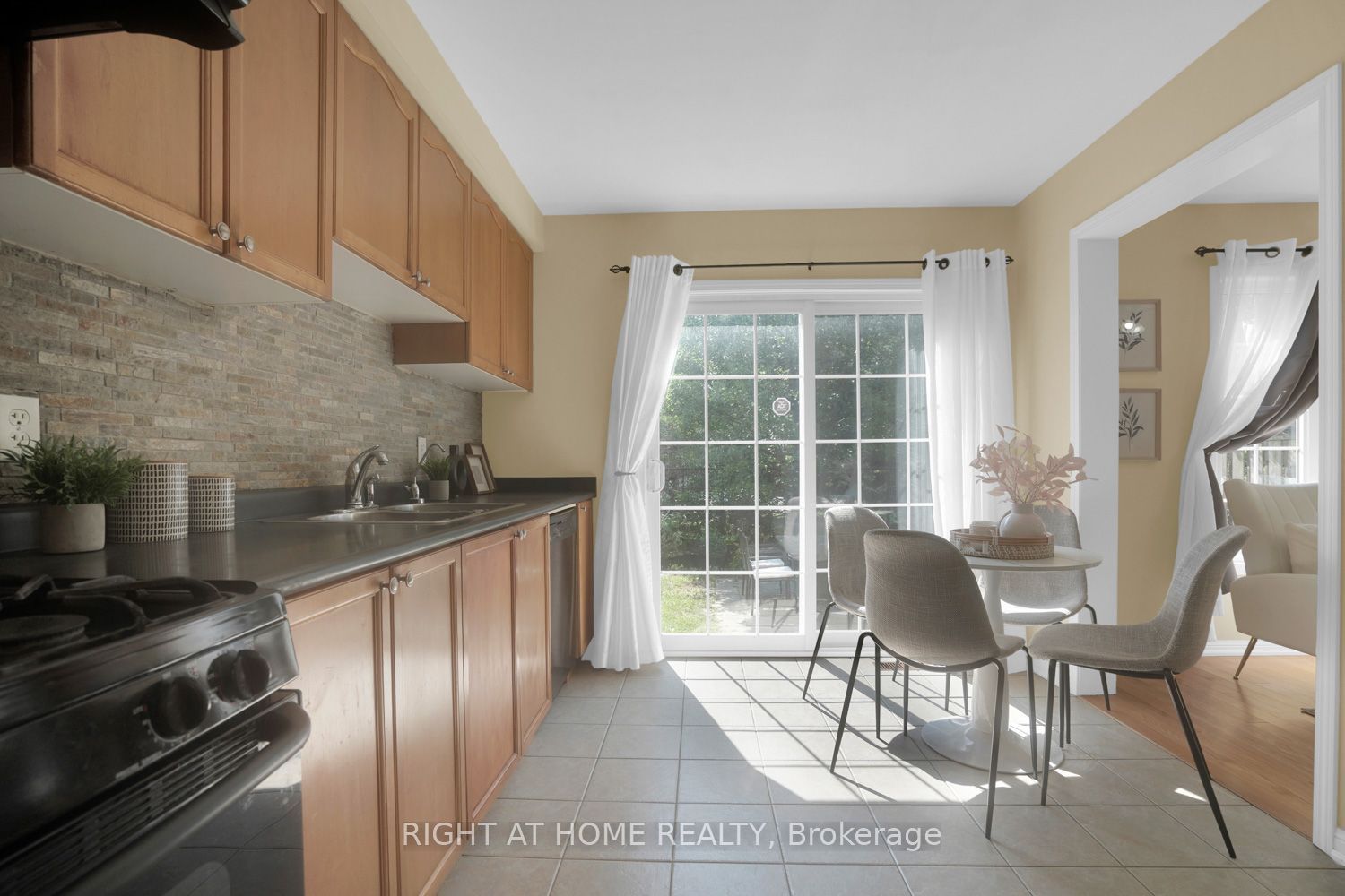 84 Dougherty Crescent Property Photo 4