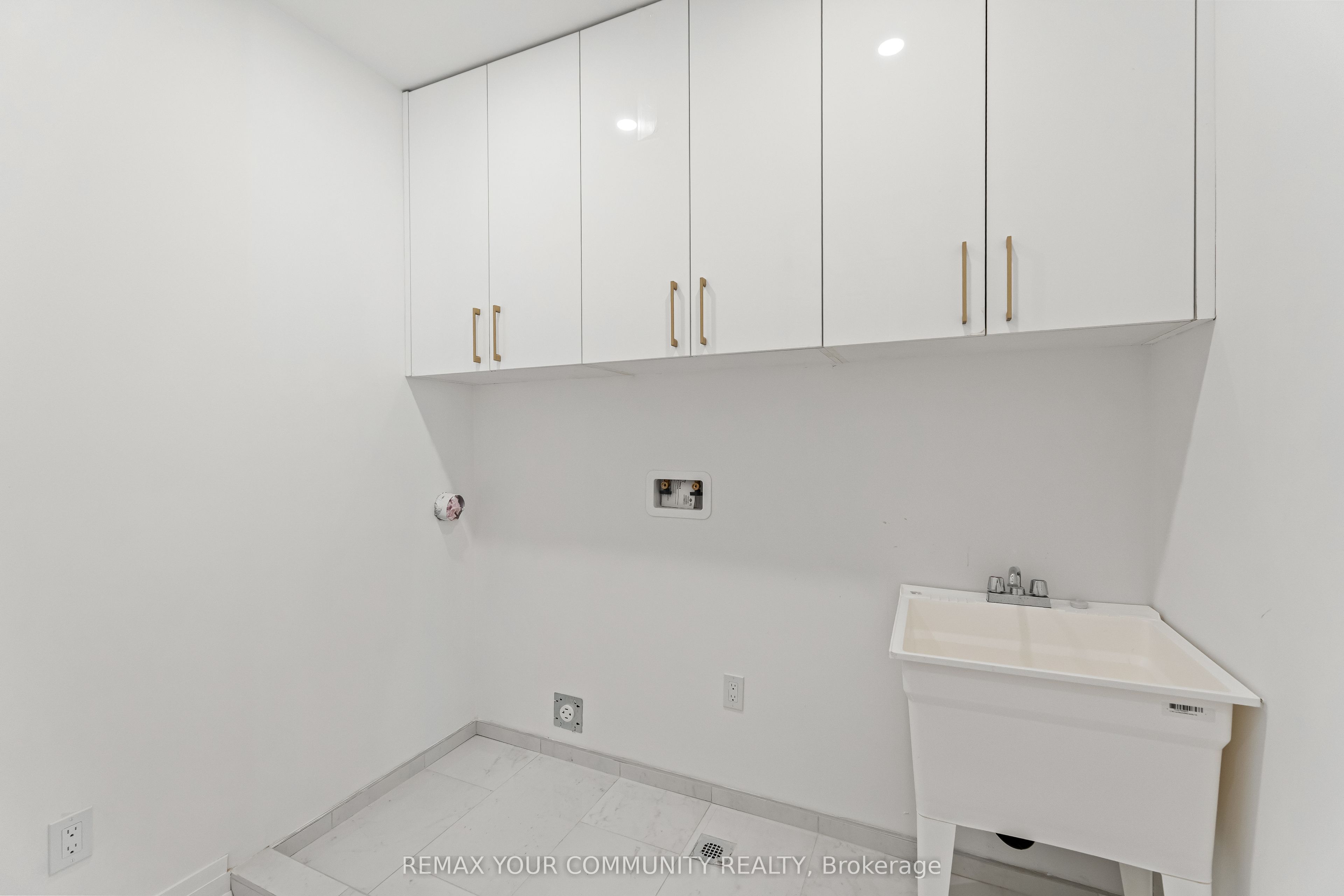 42 Globemaster Lane Property Photo 29