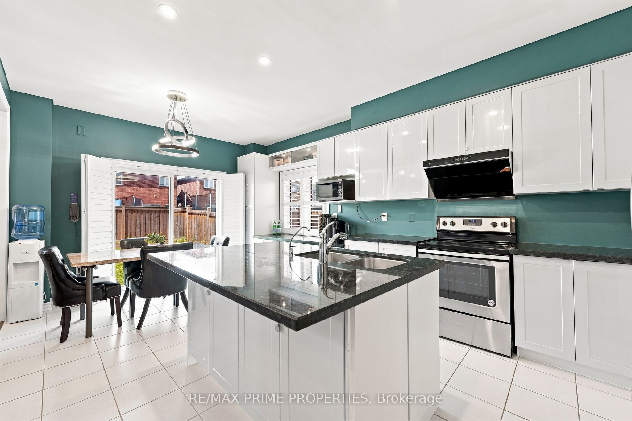 1469 Farrow Crescent Property Photo 6